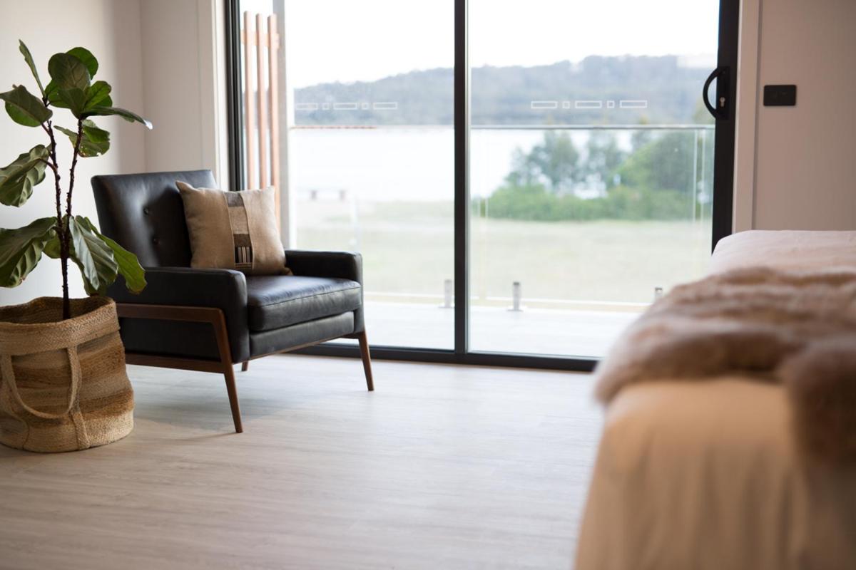 Deluxe King Room with River View - Photo 3