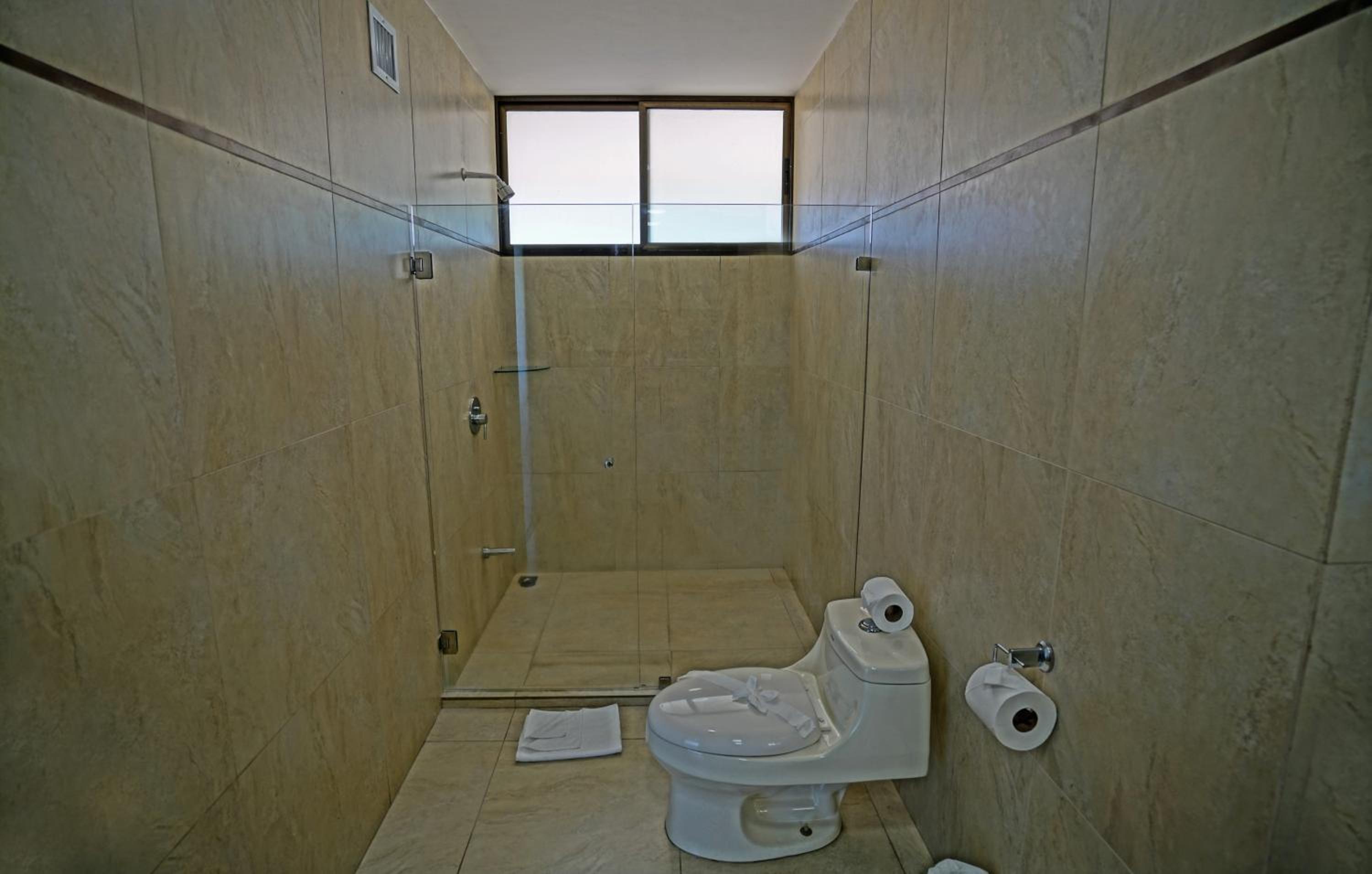 Suite - Photo 5