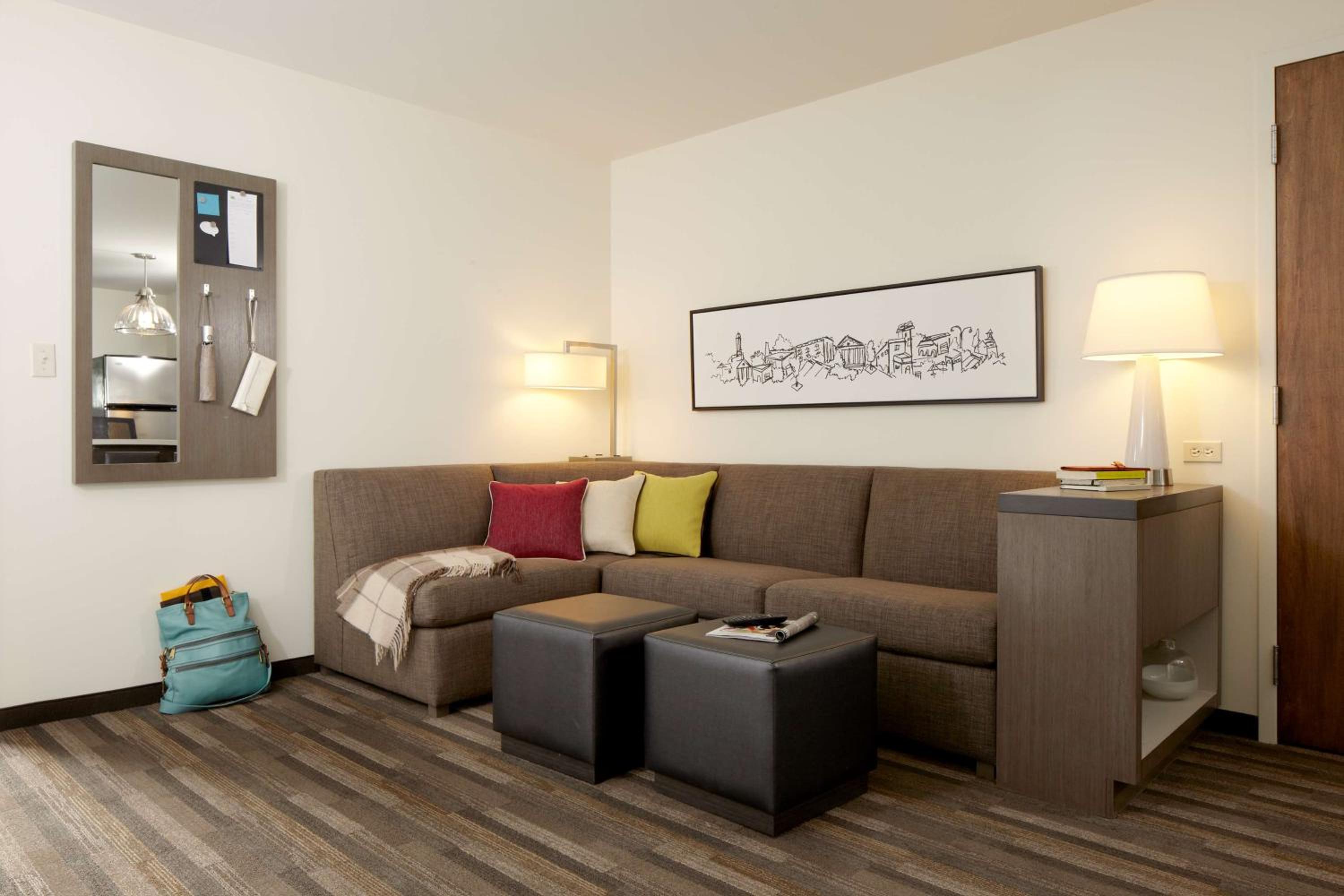 One-Bedroom King Suite with Sofa Bed and Kitchen - Photo 3