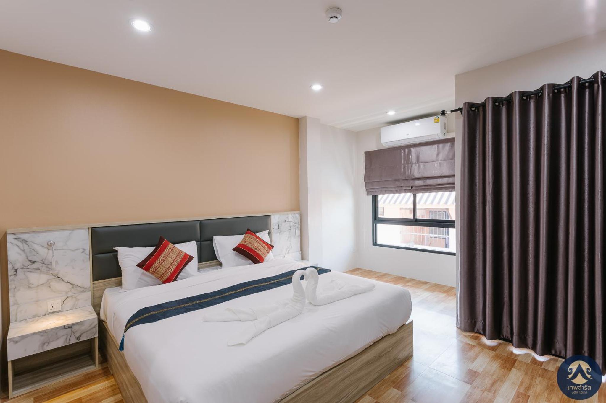 Queen Room with Balcony photo 2