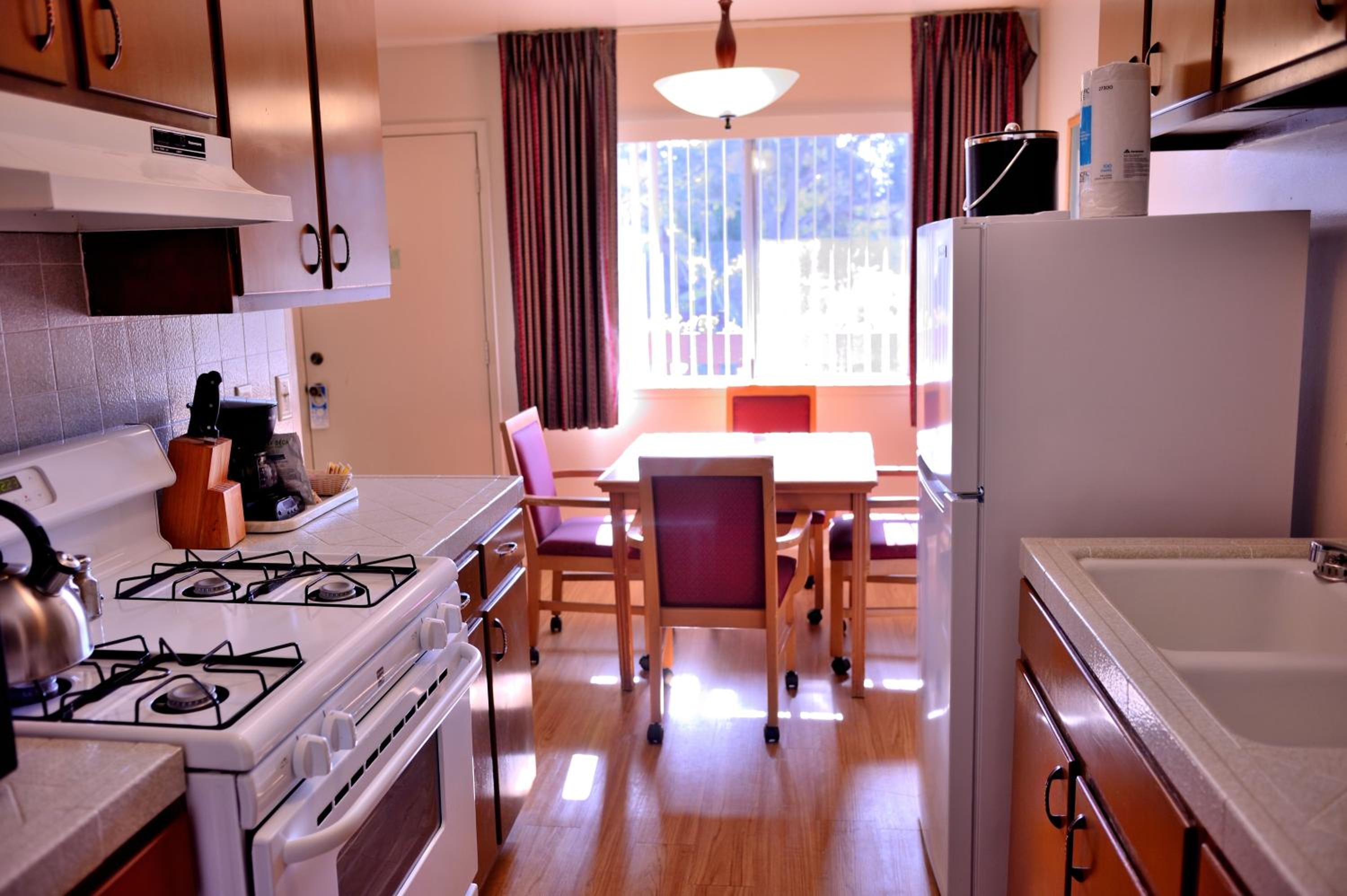 Two-Bedroom Apartment - Photo 4