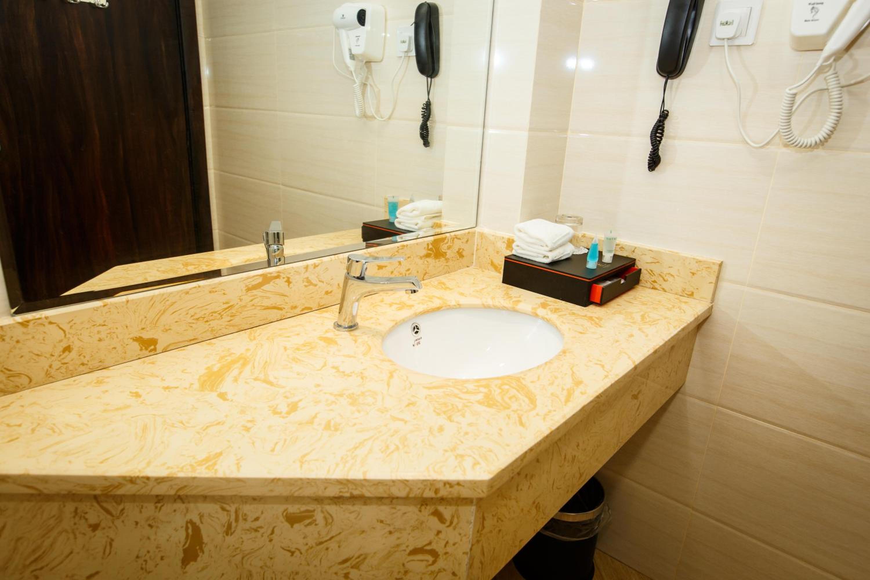 Deluxe Twin Room - Photo 4