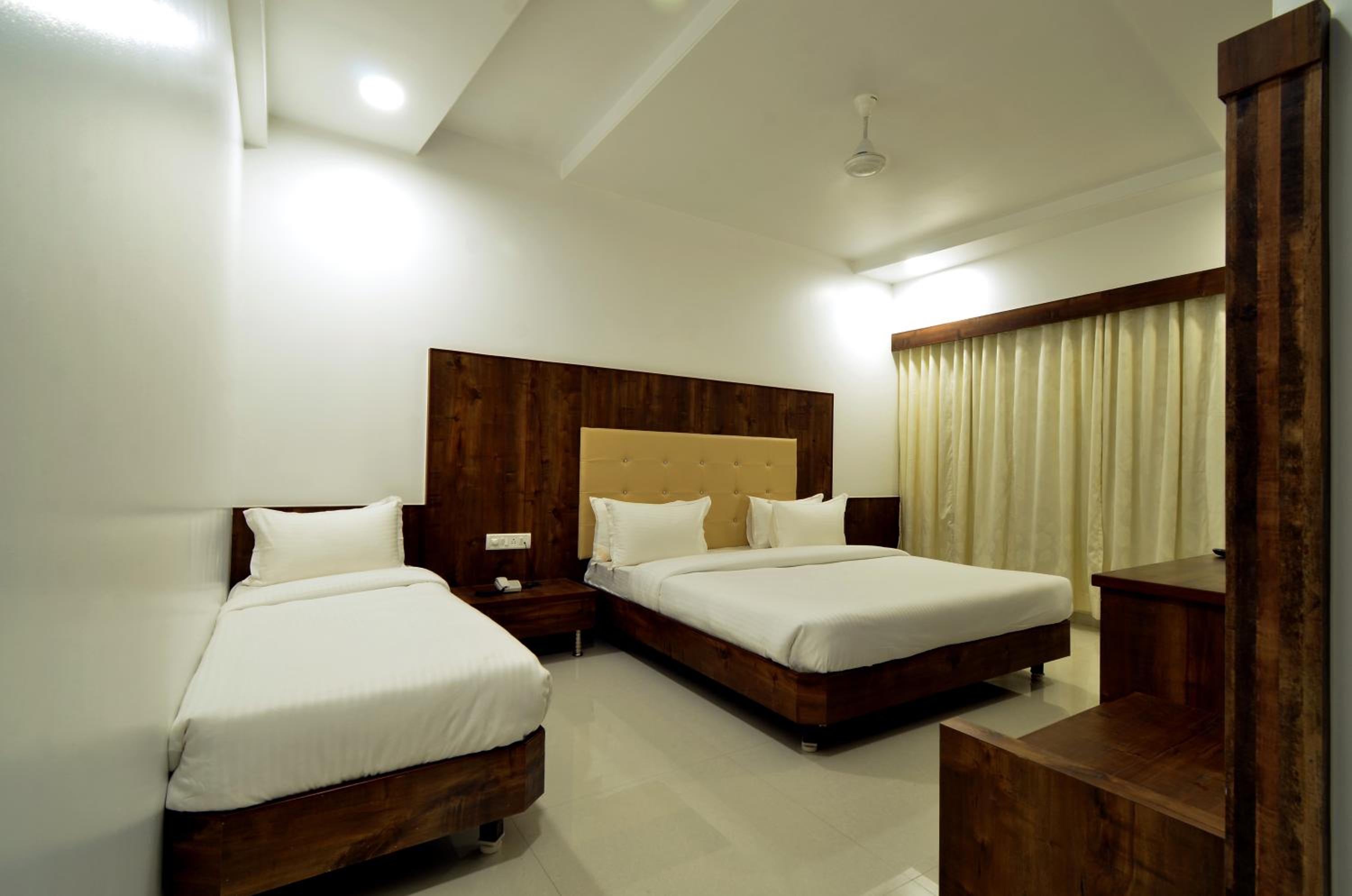 Deluxe Triple Room - Photo 3