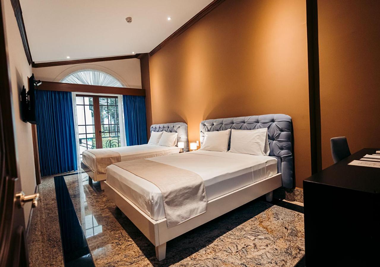 Deluxe Double Room with Two Double Beds photo 3