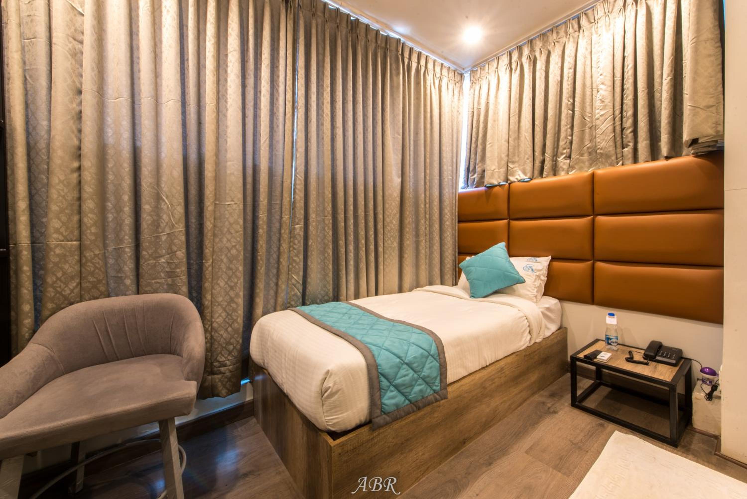 Single Room with Private Bathroom