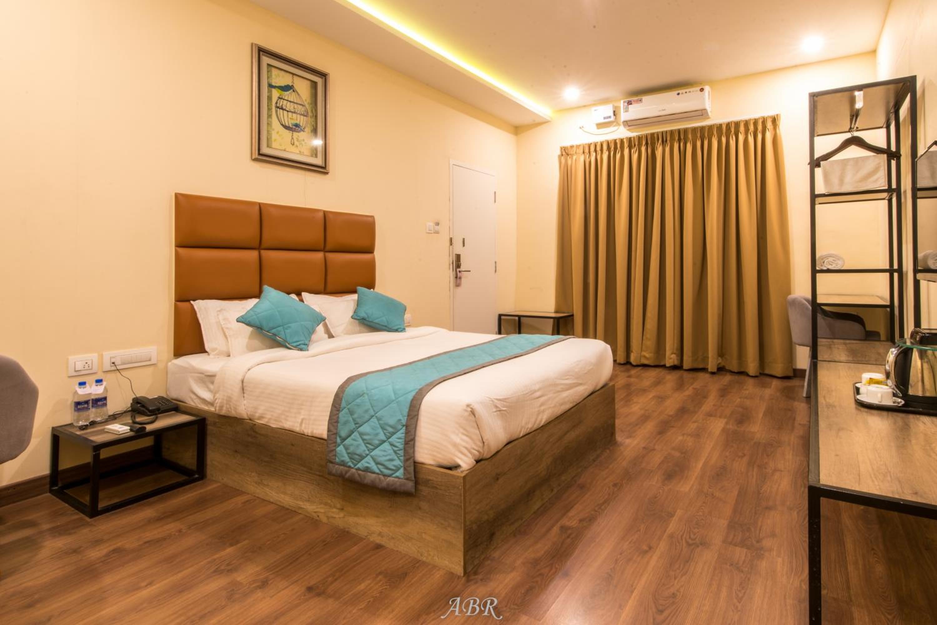 Deluxe Double Room - Photo 13