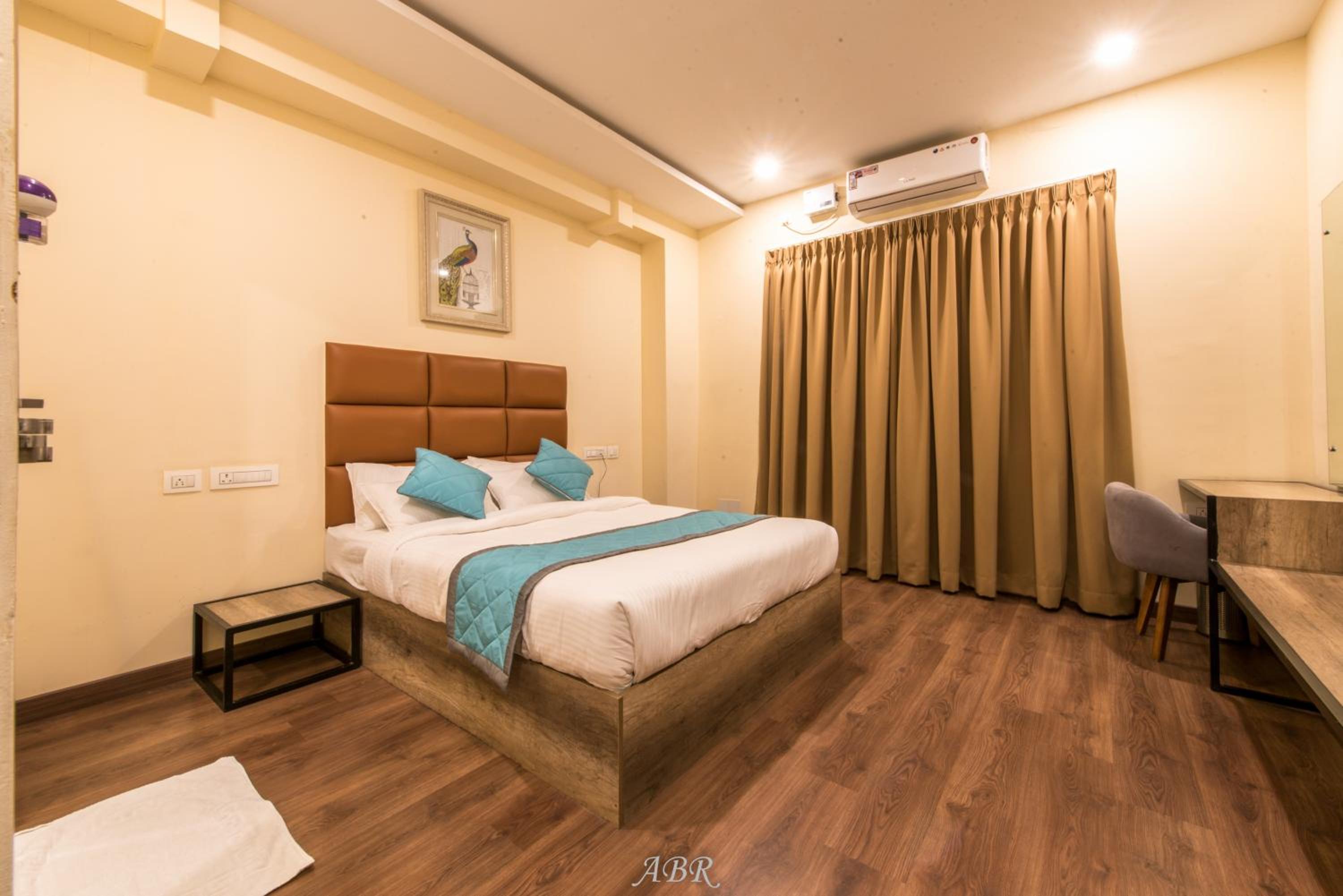 Deluxe Double Room - Photo 11