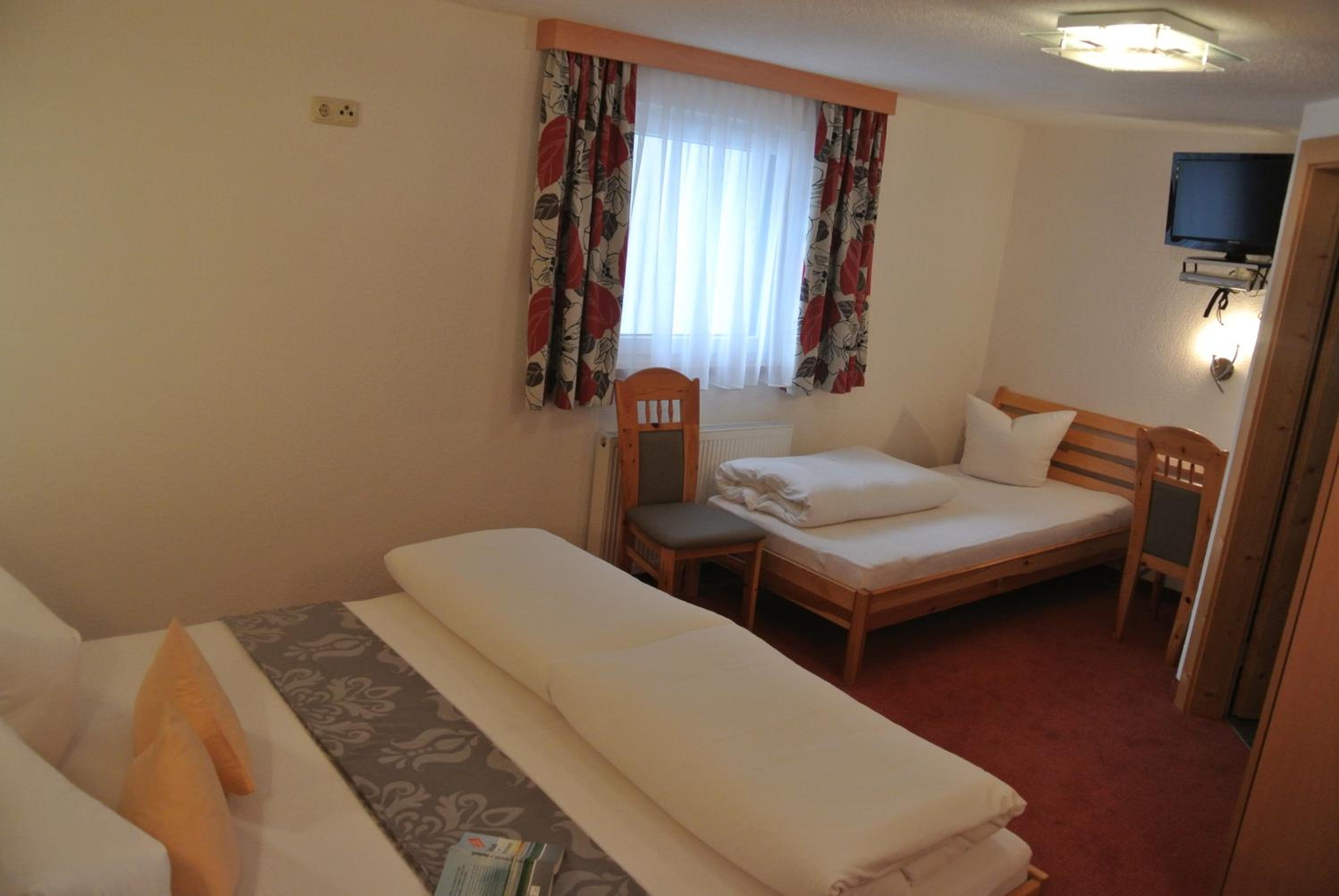 Two-Bedroom Apartment with Balcony photo 2