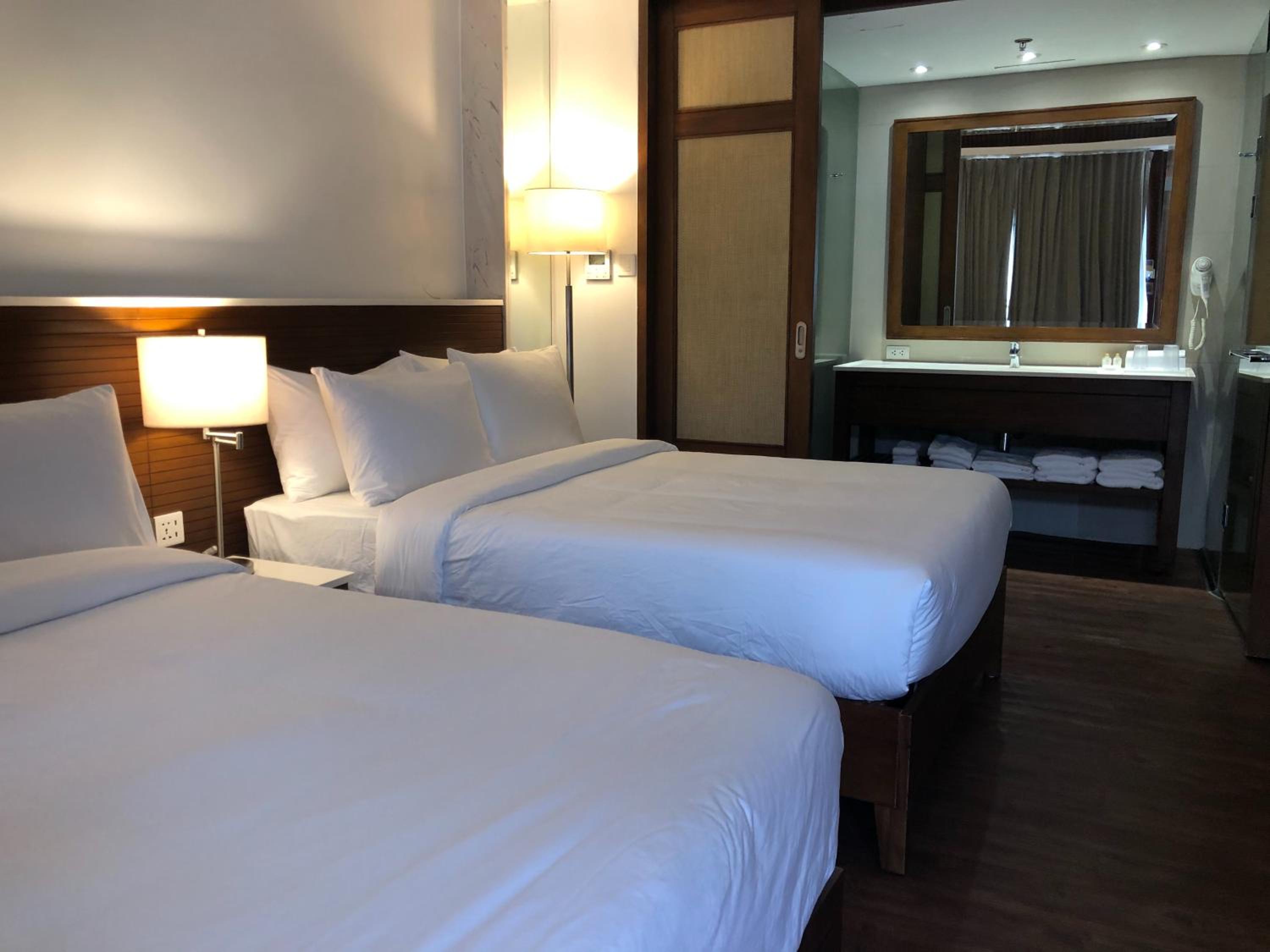 Deluxe Quadruple Room - Photo 6