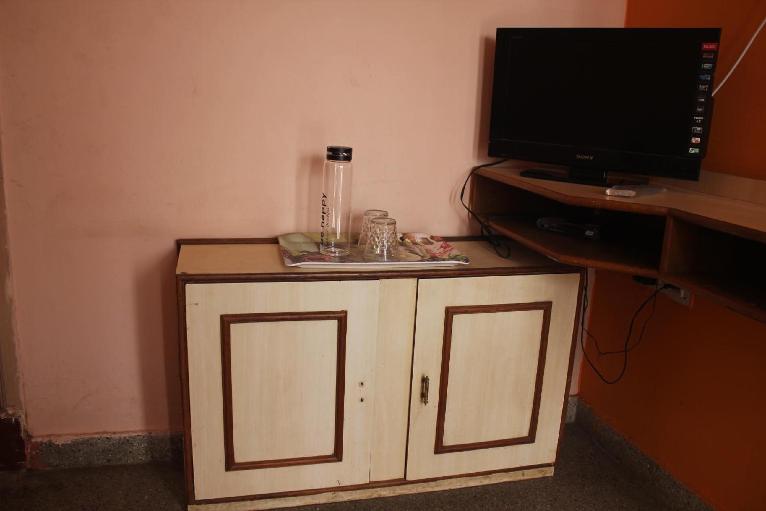 Basic Triple Room photo 3
