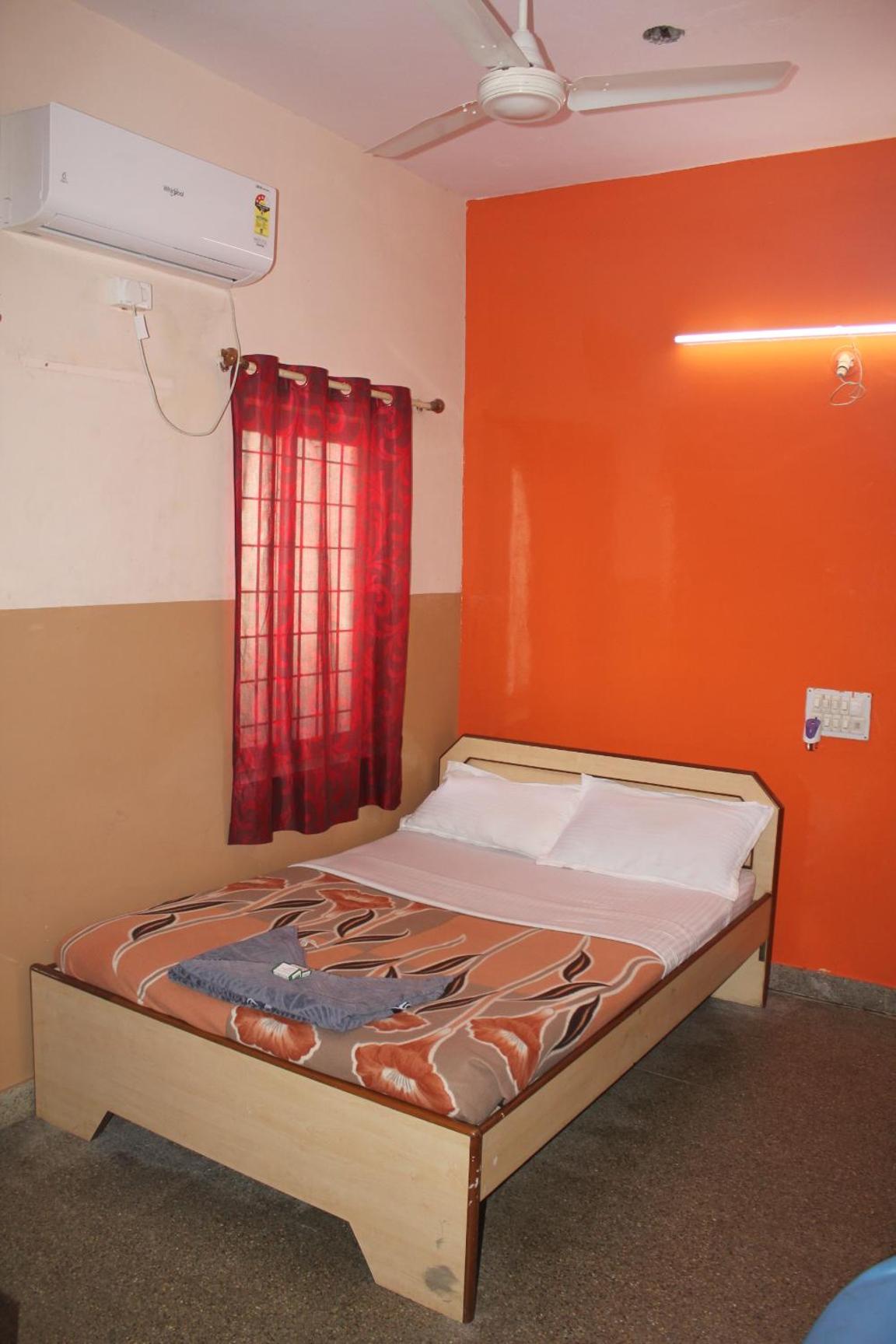 Deluxe Double Room (2 Adults + 1 Child)