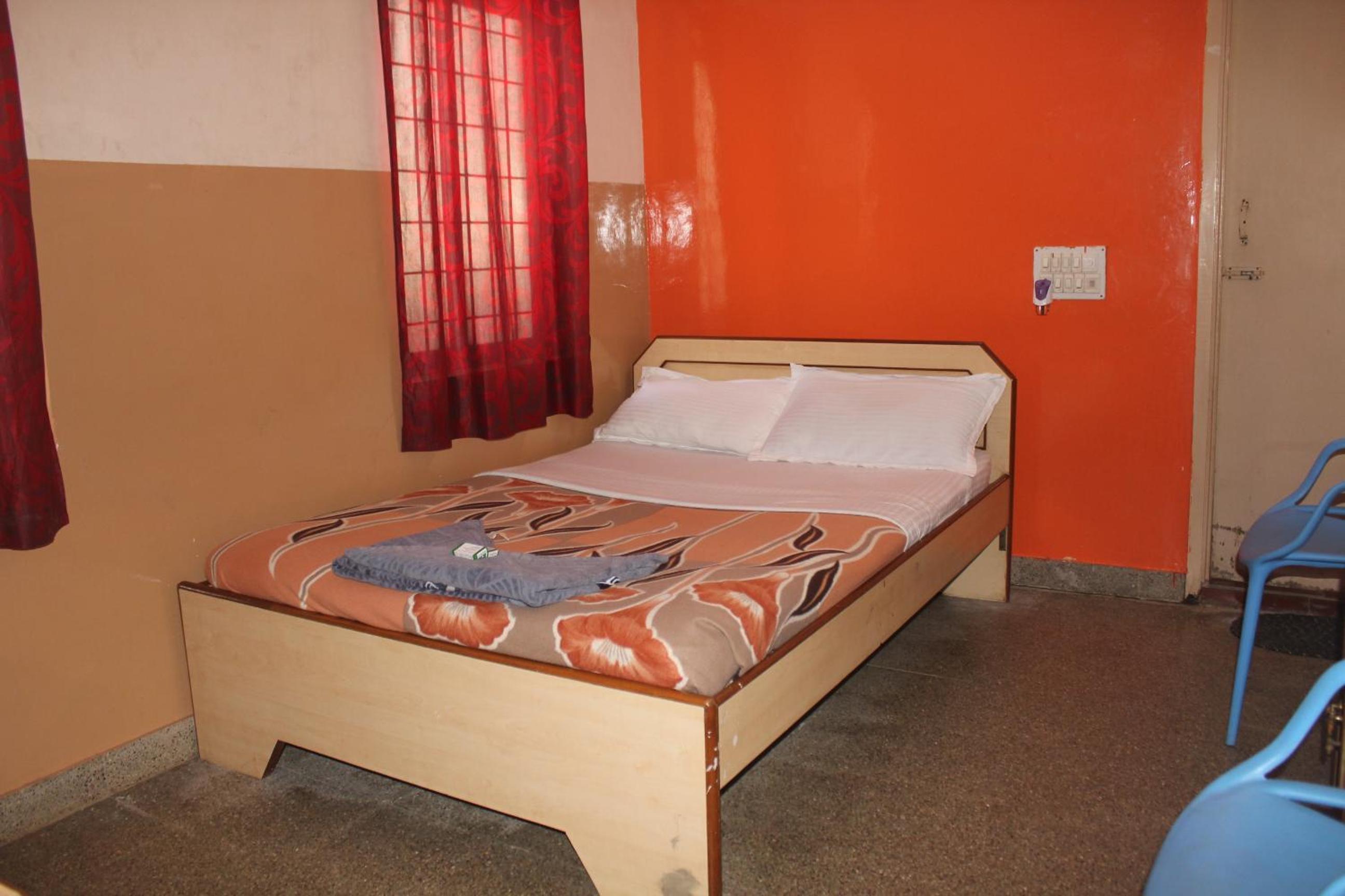 Deluxe Double Room (2 Adults + 1 Child) photo 2