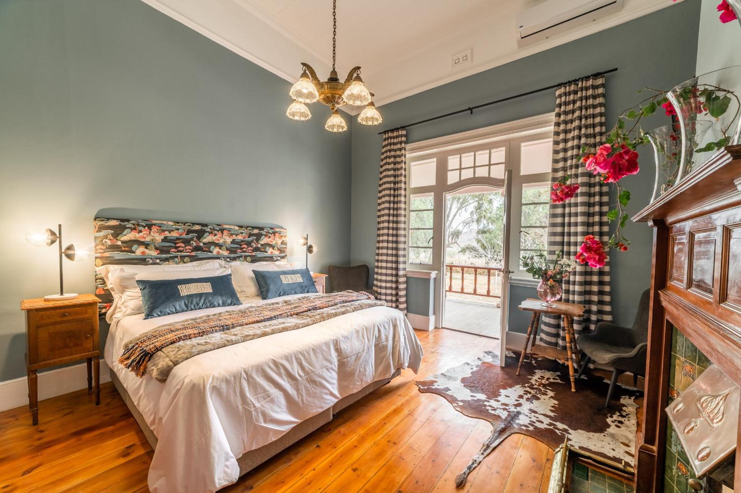 Deluxe King Room photo 1