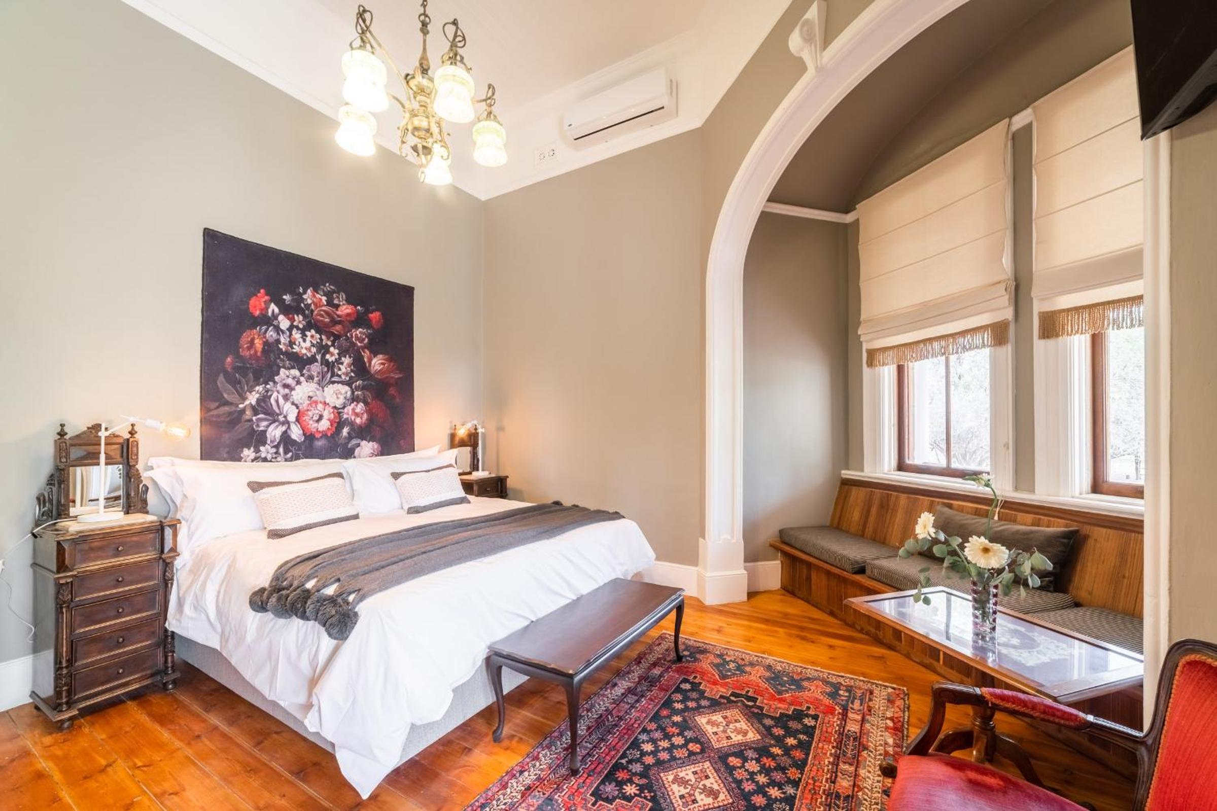 Deluxe King Room photo 1