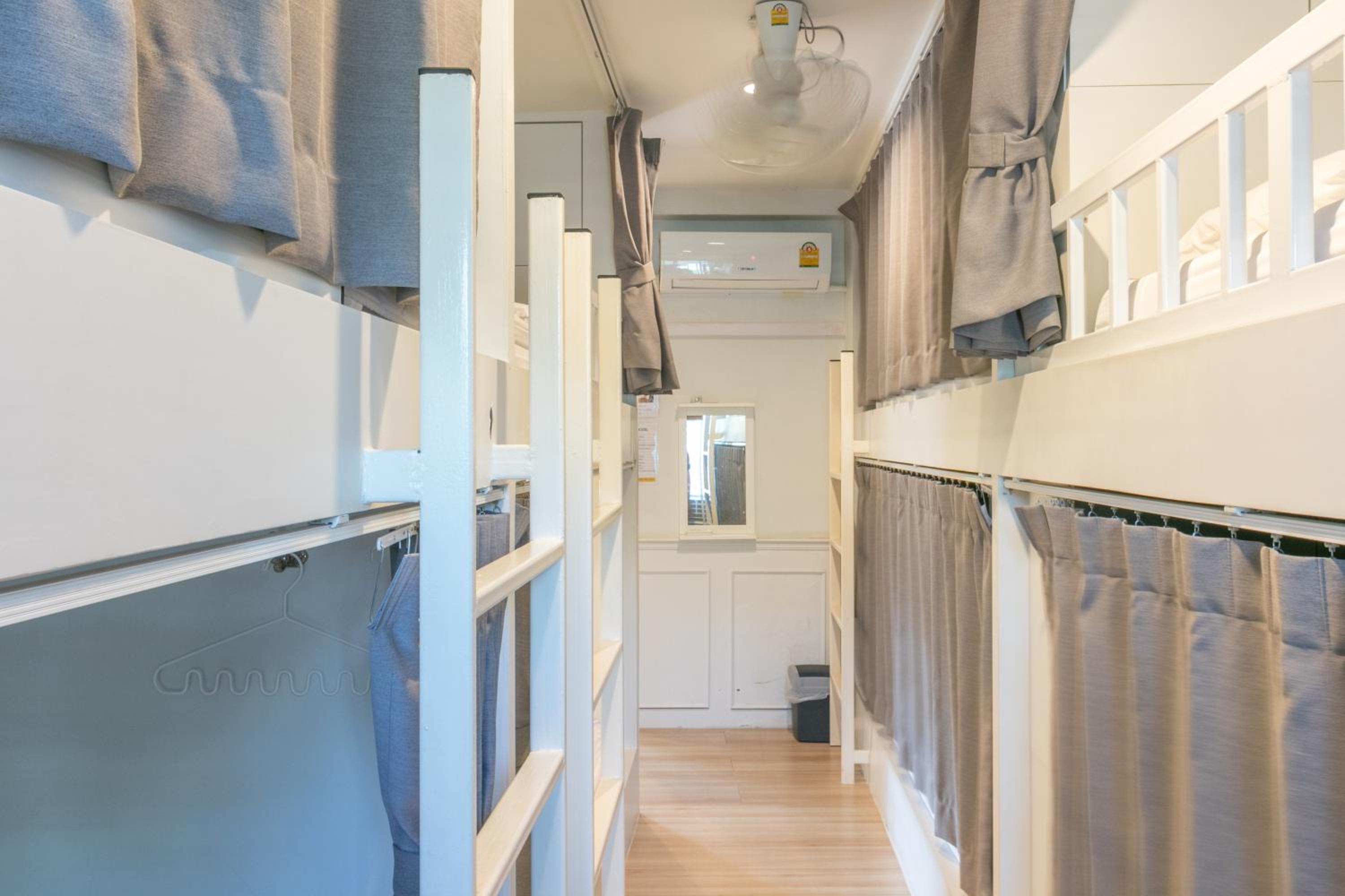 6-Bed Dormitory Room photo 3