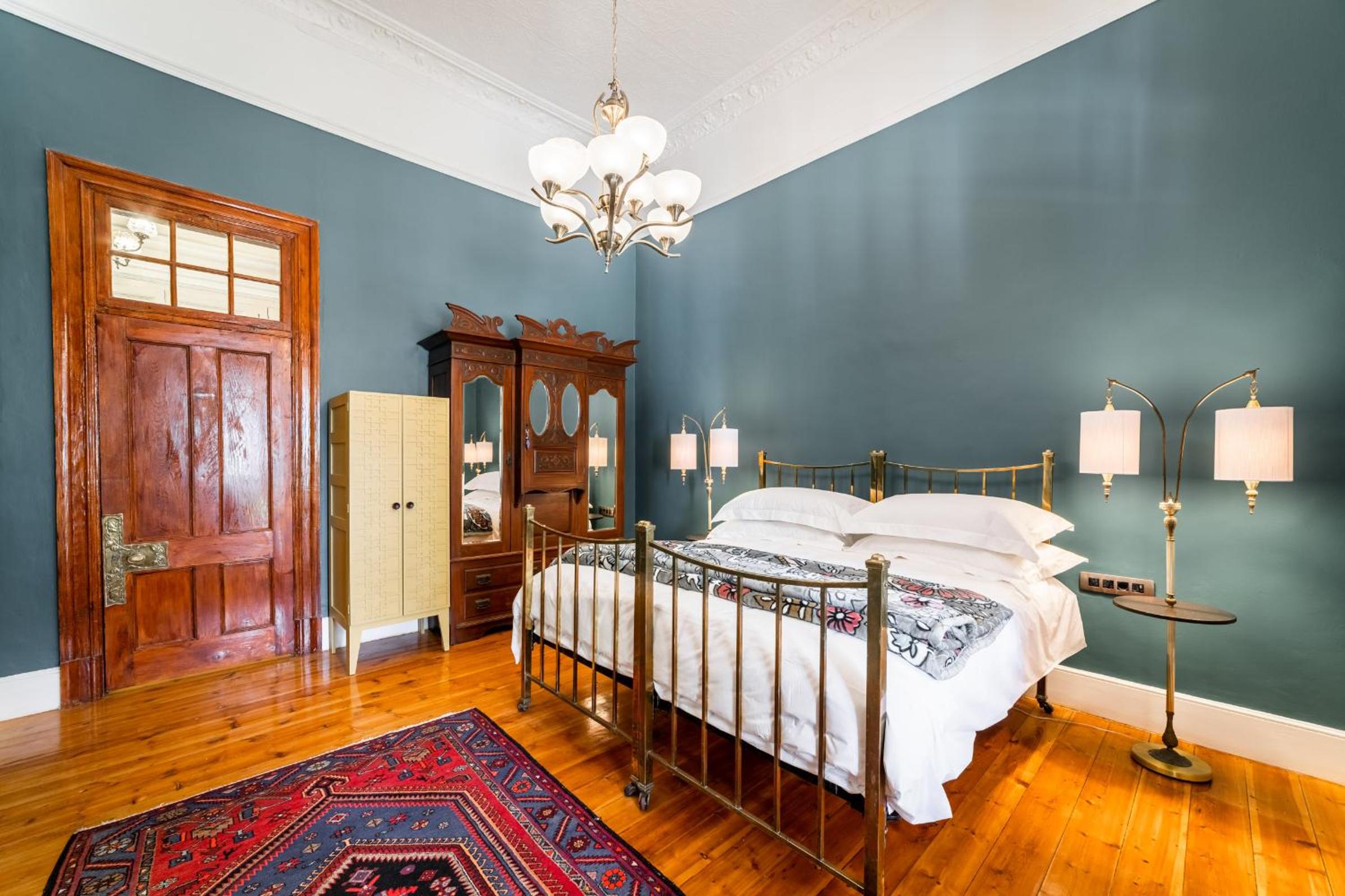 Deluxe King Room photo 1