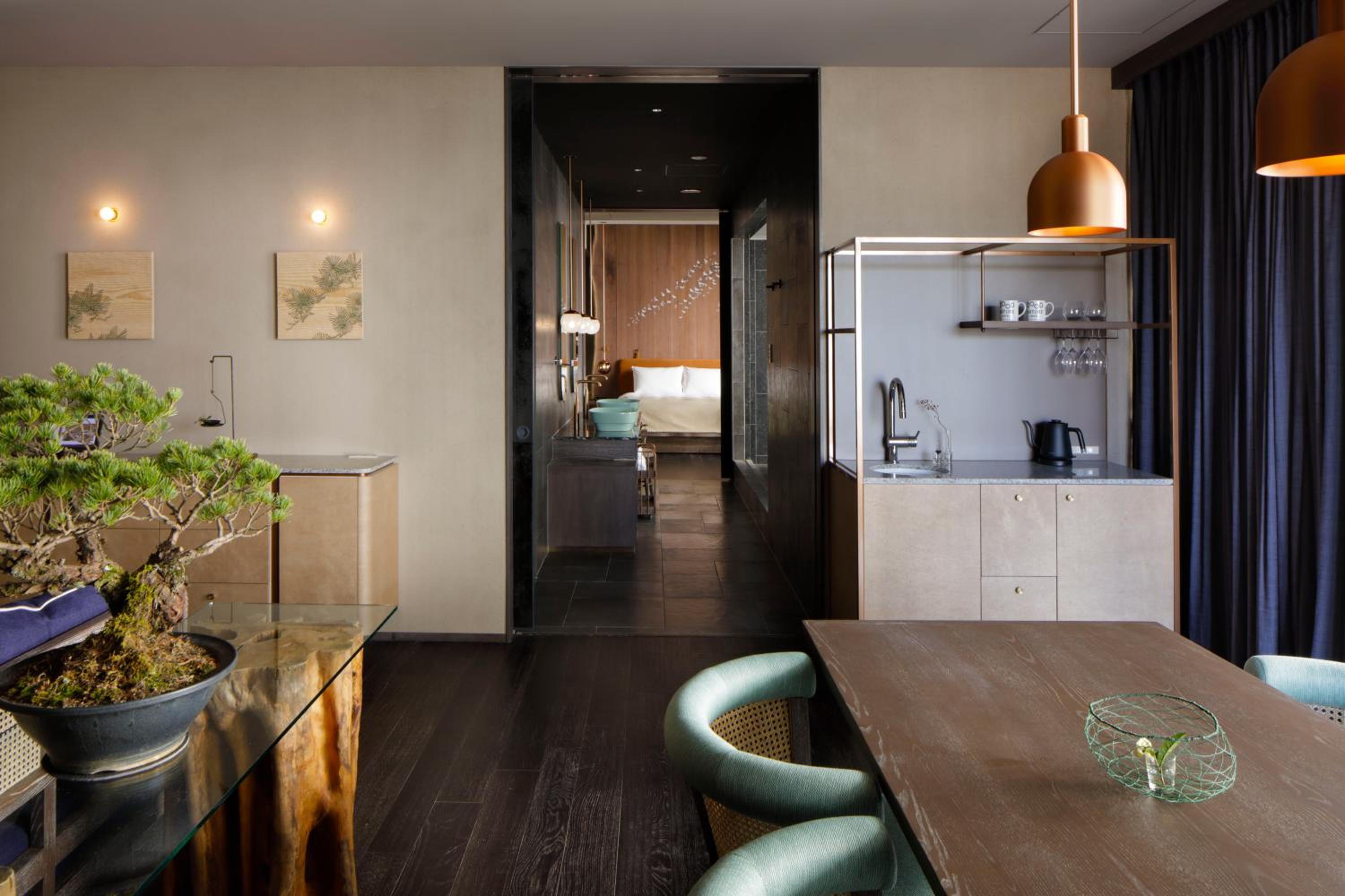 The Good Nature Suite with Lounge Access - Photo 12
