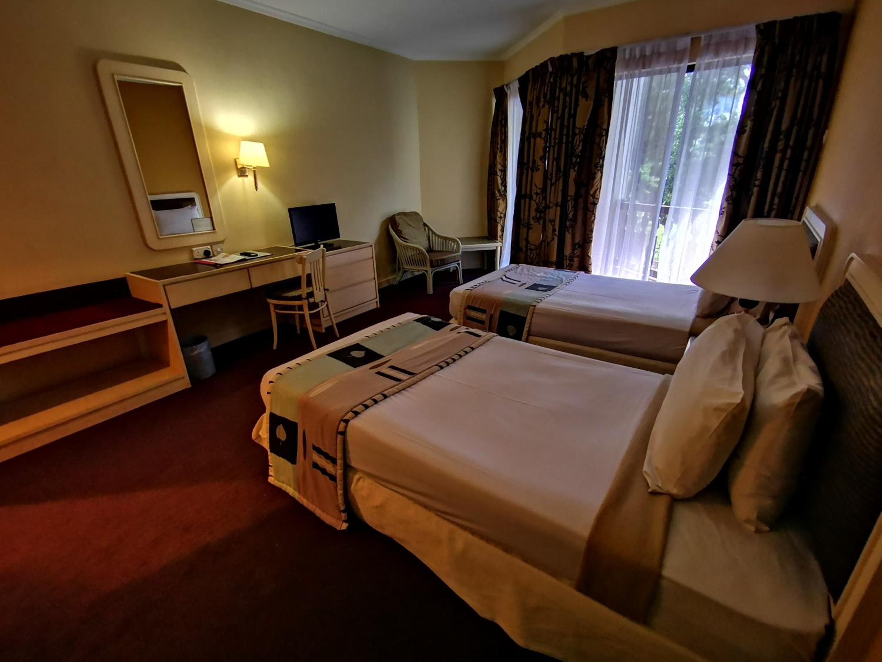 Standard Twin Room photo 2