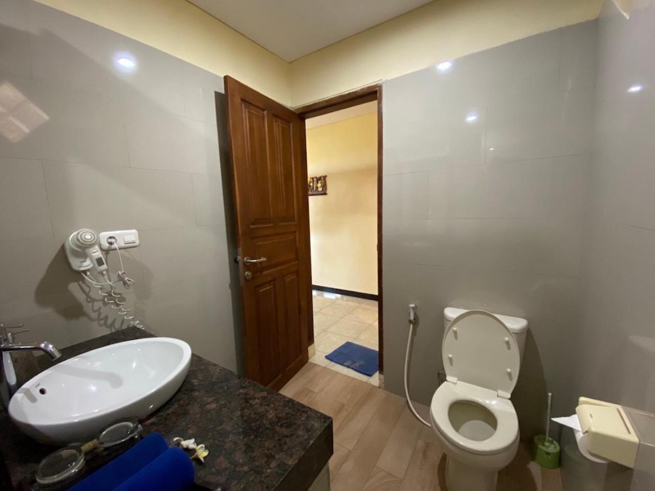 Deluxe Double or Twin Room - Photo 8