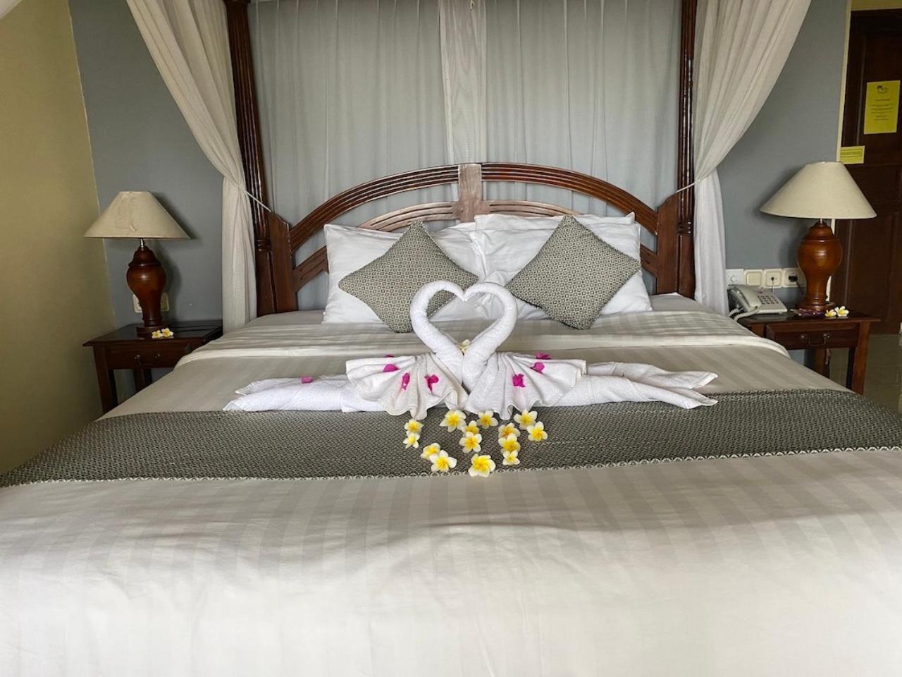 Deluxe Double or Twin Room - Photo 11