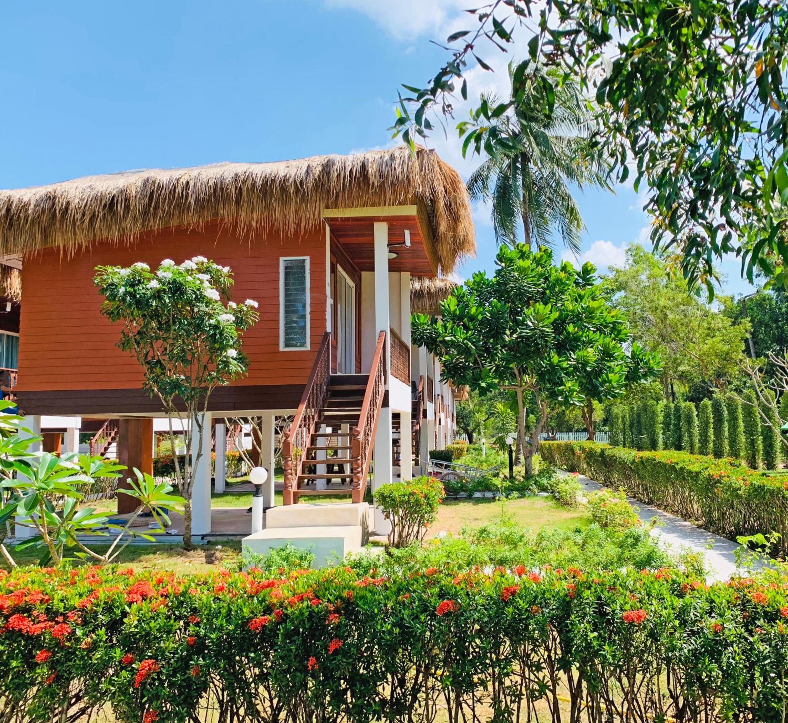 Bungalow with Fan - Photo 4