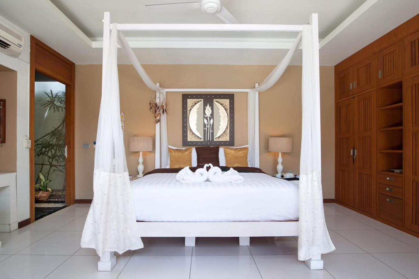 Villa com Piscina Privada