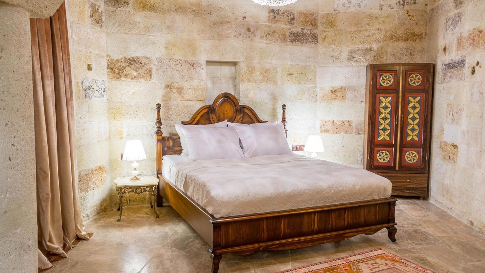 Superior Suite - Photo 7