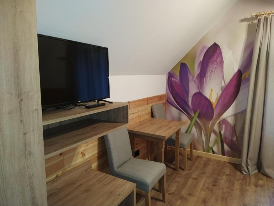 Three-Bedroom Chalet - Photo 9