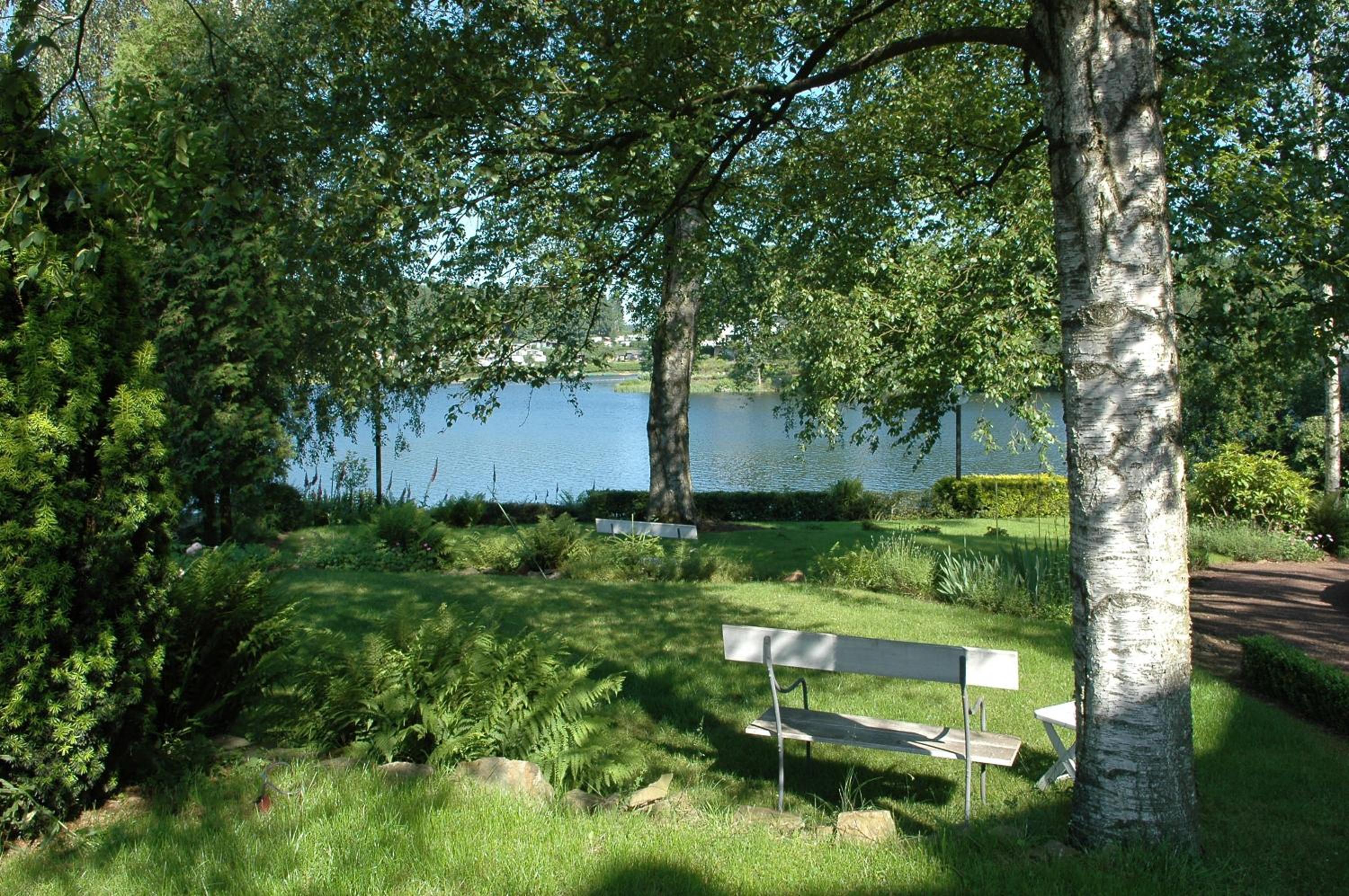 Double or Twin Room with Lake View photo 3