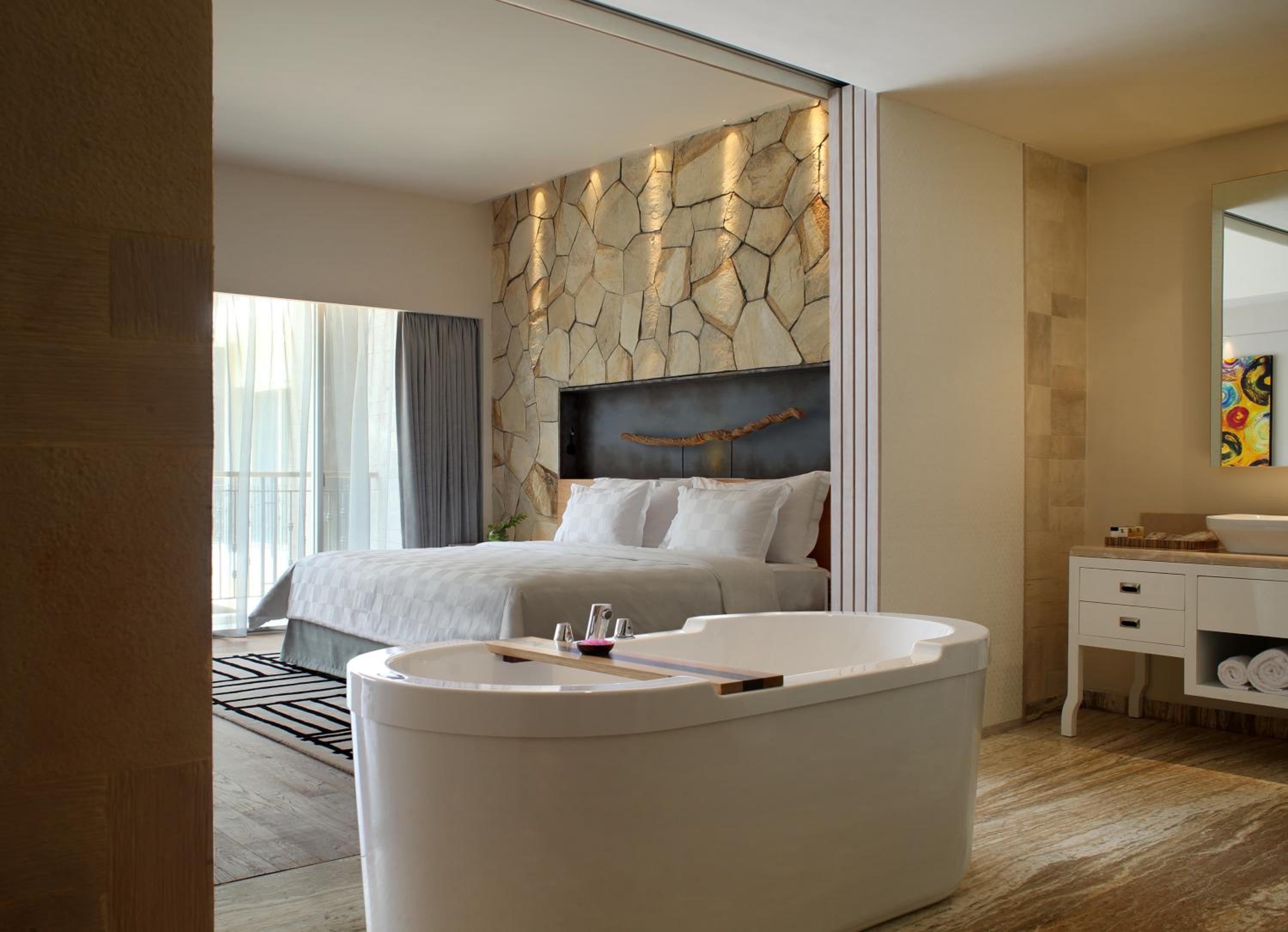 TSand Suite with All Day Breakfast, Daily Restocked Mini-bar and other Free Benefits thumbnail 6