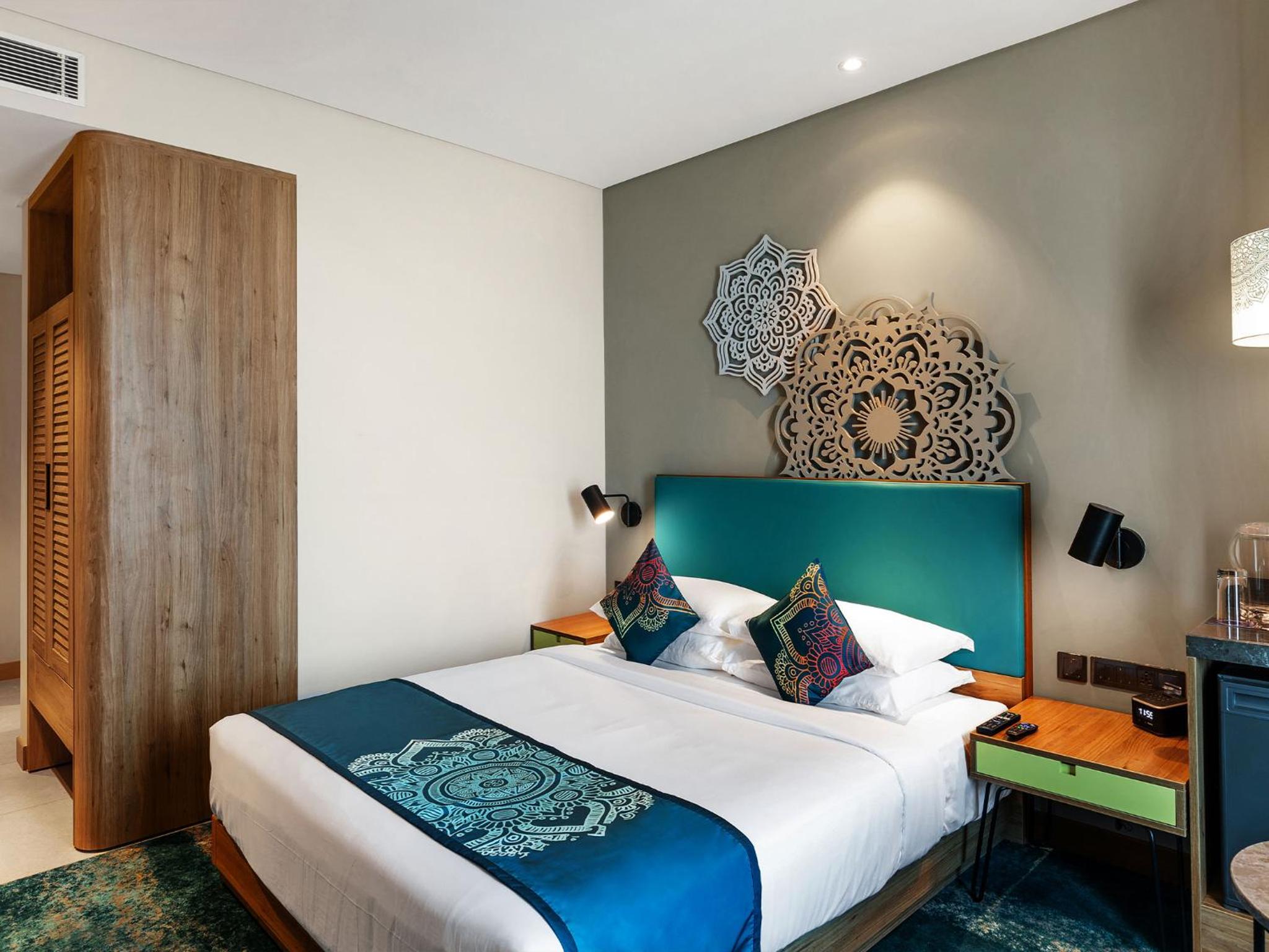 Superior Queen Room - - 15% Discount on Food & Beverages and Laundry, INR 500 SPA credit per room per stay - Photo 4