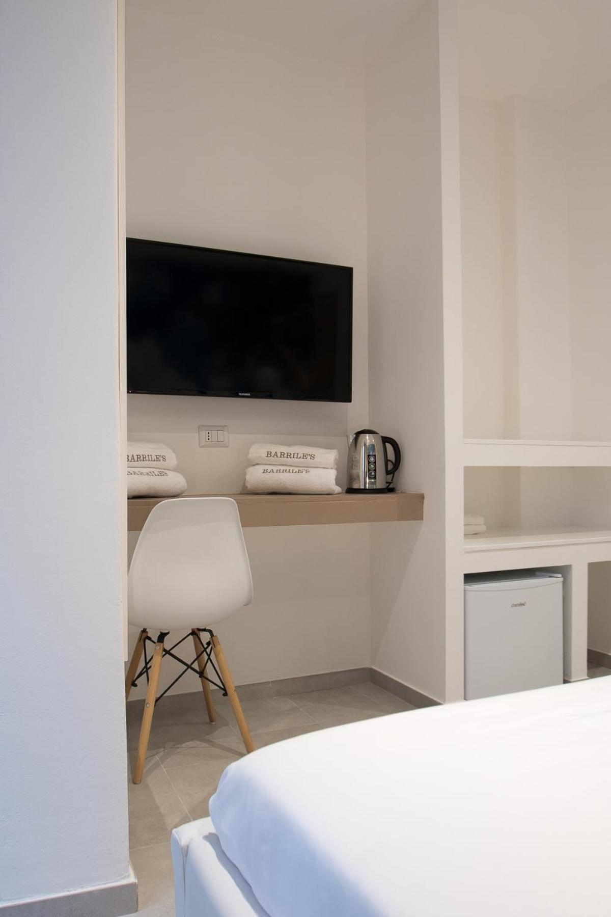 Double Room with Garden View - Photo 8