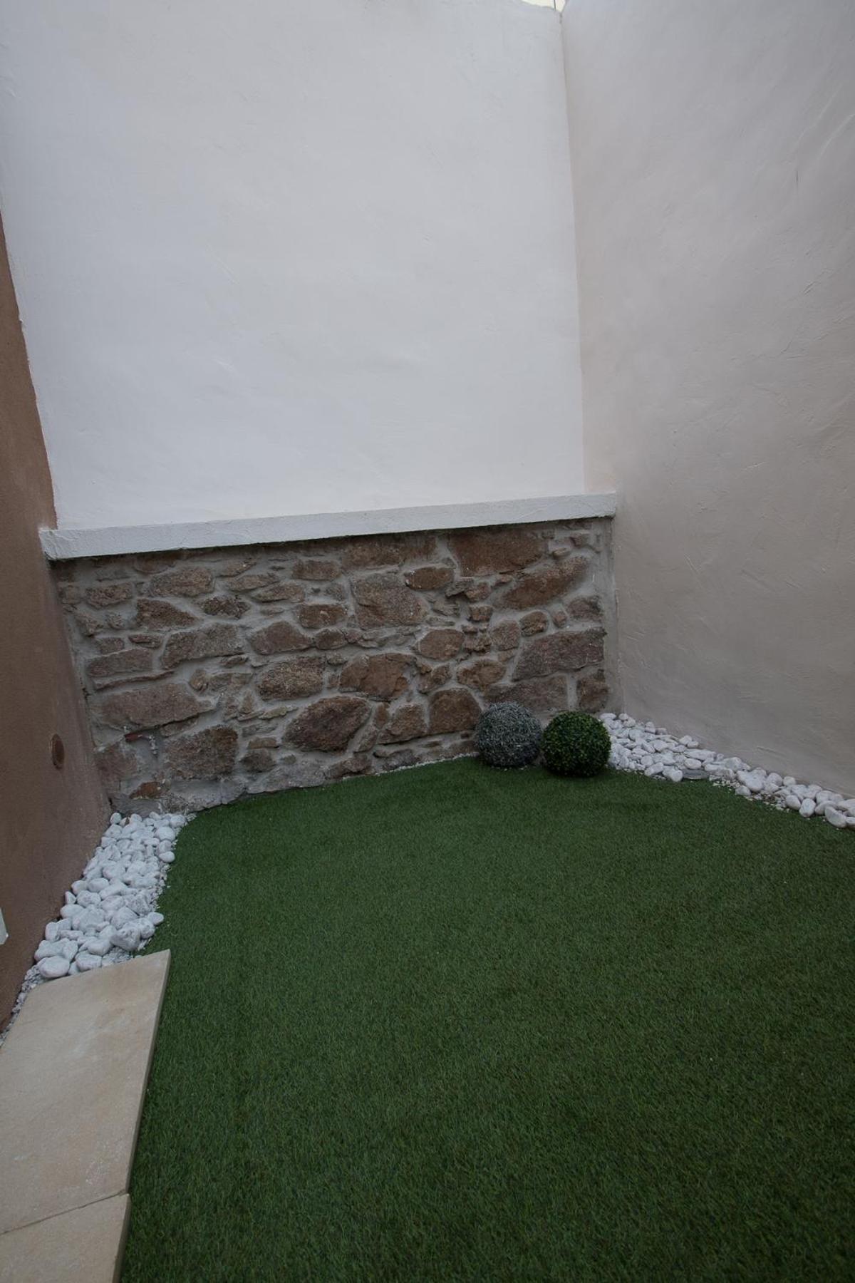 Double Room with Garden View - Photo 9