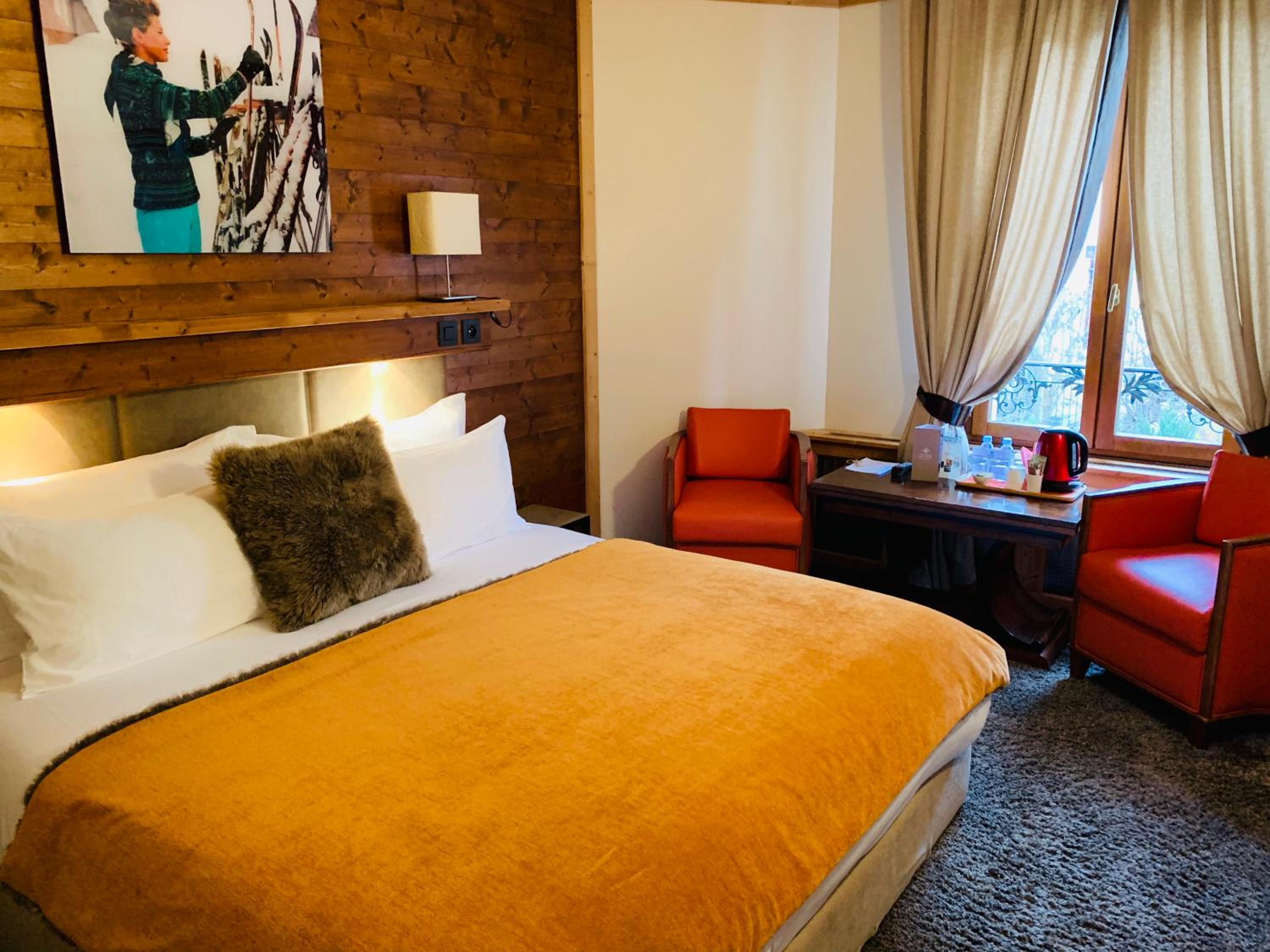 Standard Double or Twin Room - Photo 8