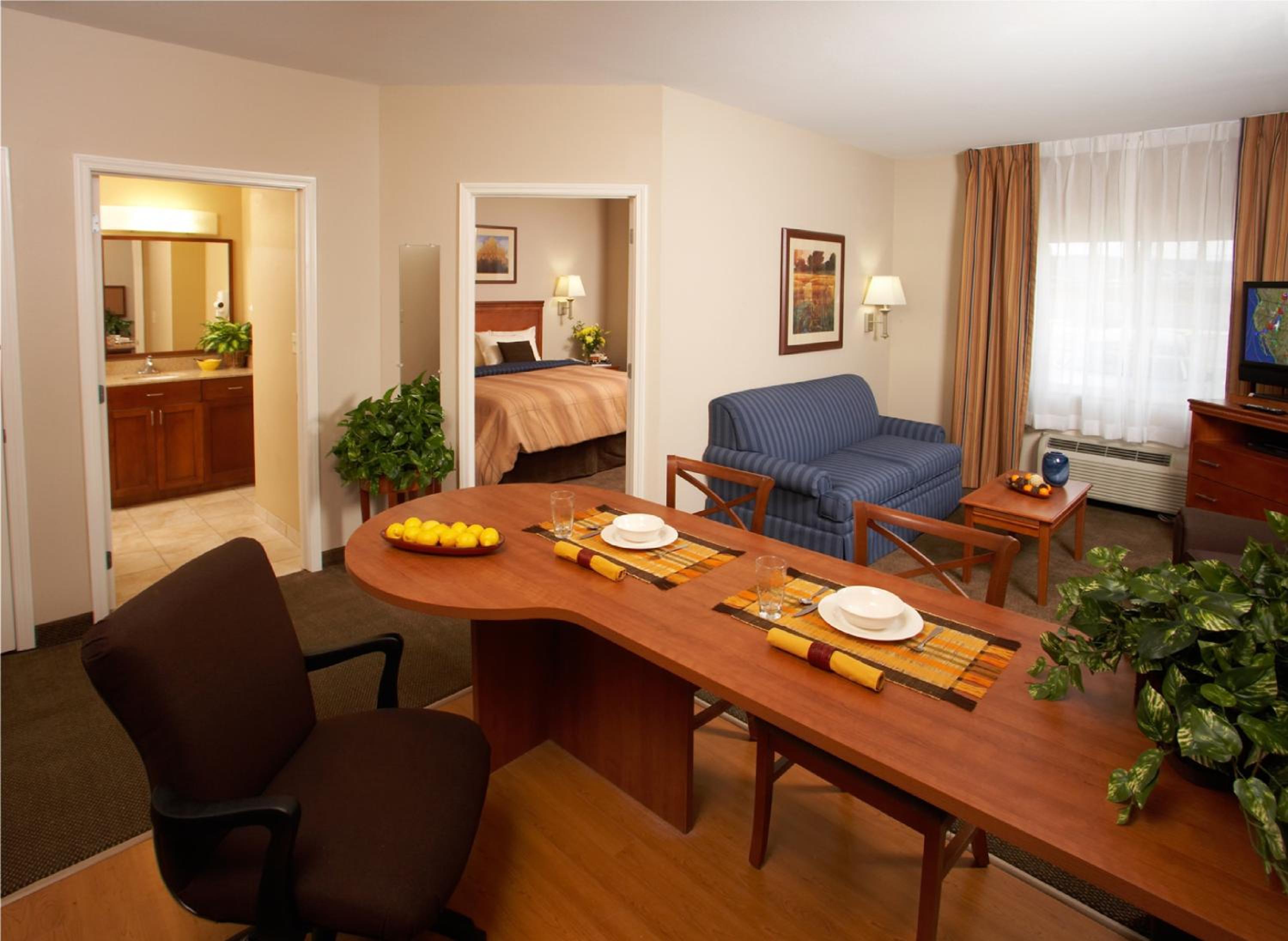 One-Bedroom Suite - Photo 1