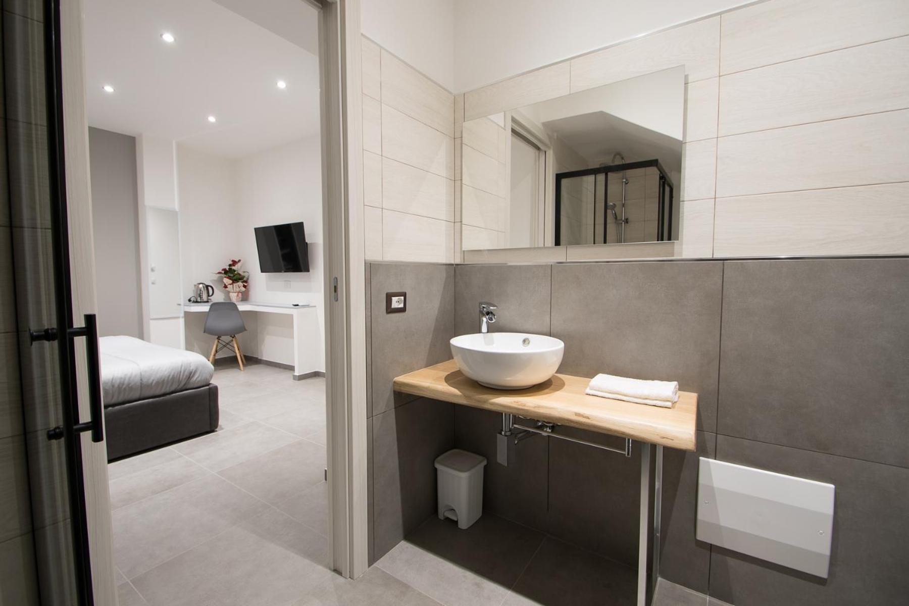 Double Room - Photo 4