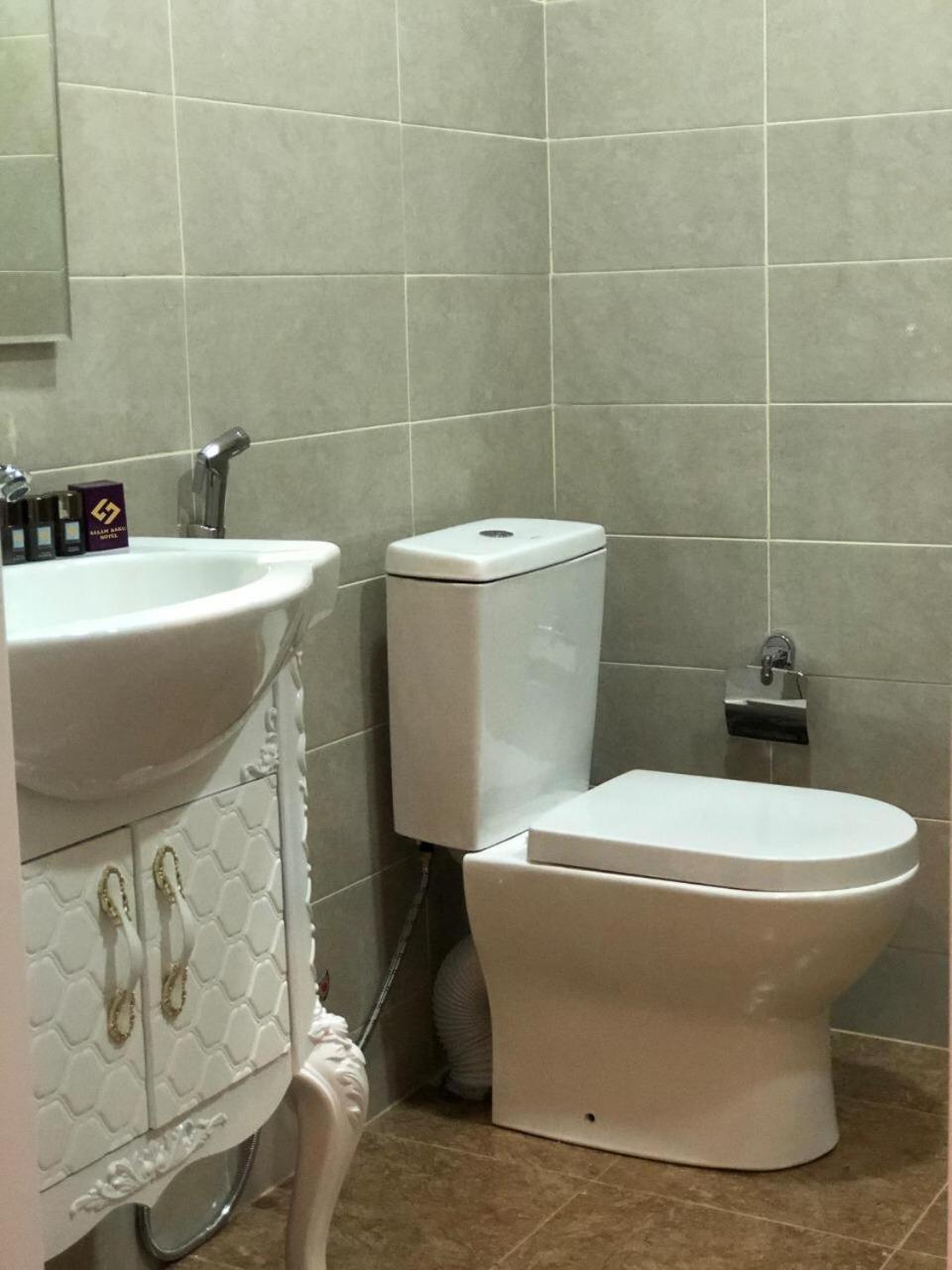 Deluxe Double or Twin Room with City View - Photo 25