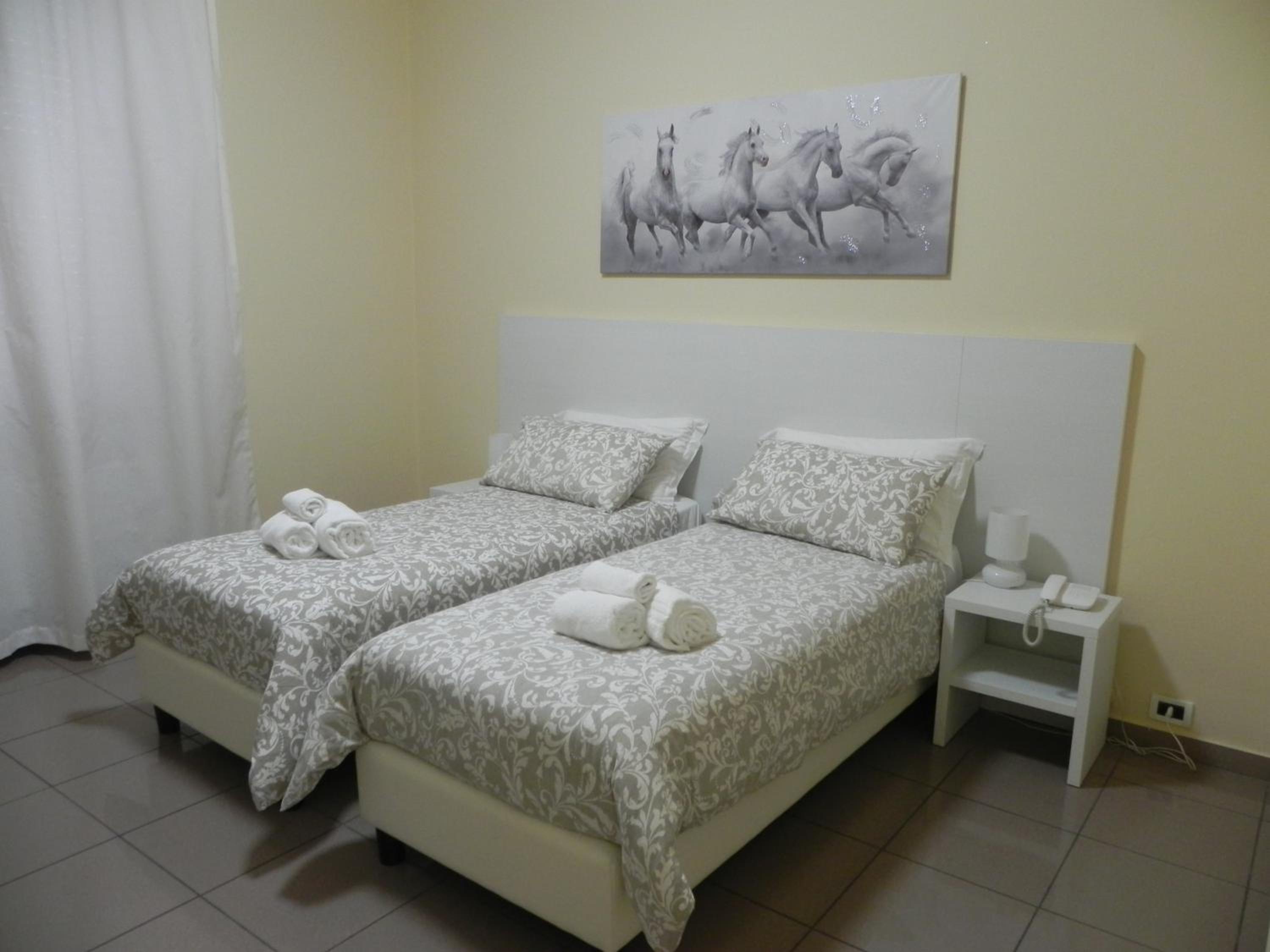 Standard King Room photo 2