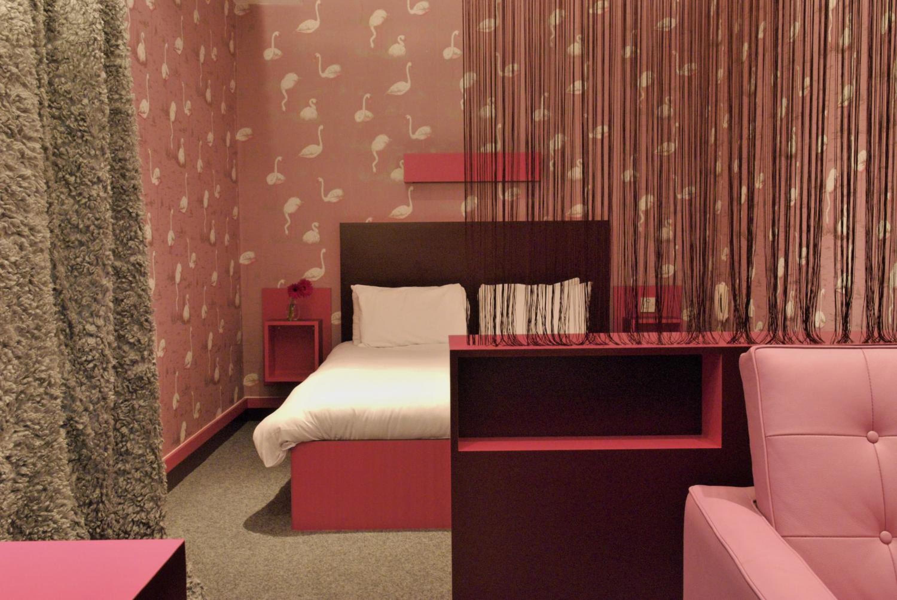 Executive Suite - Photo 6