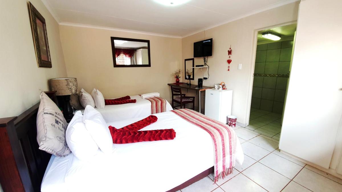 Standard Twin Room photo 1