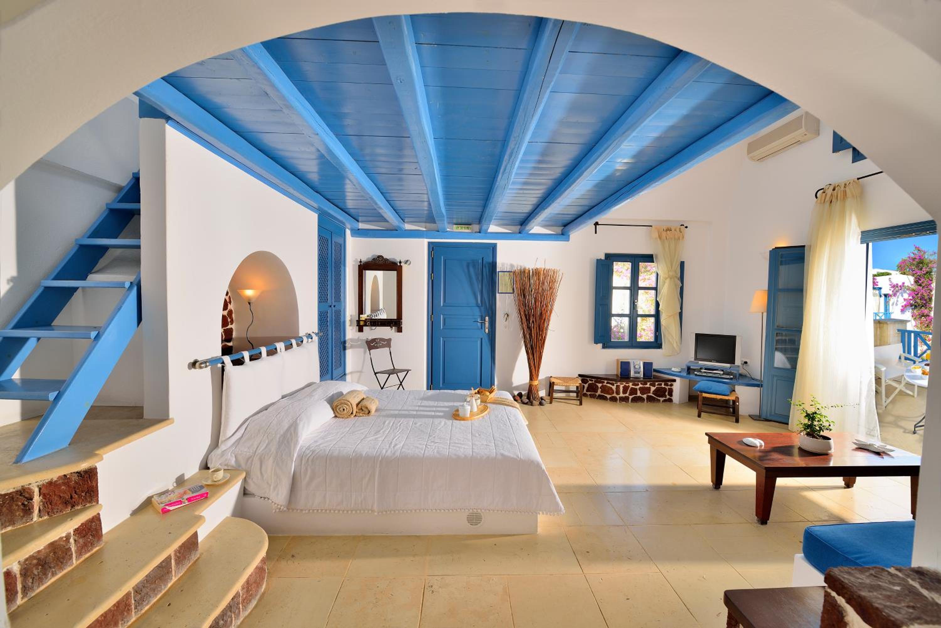 Luxury Apartment - Split Level with Hot Tub