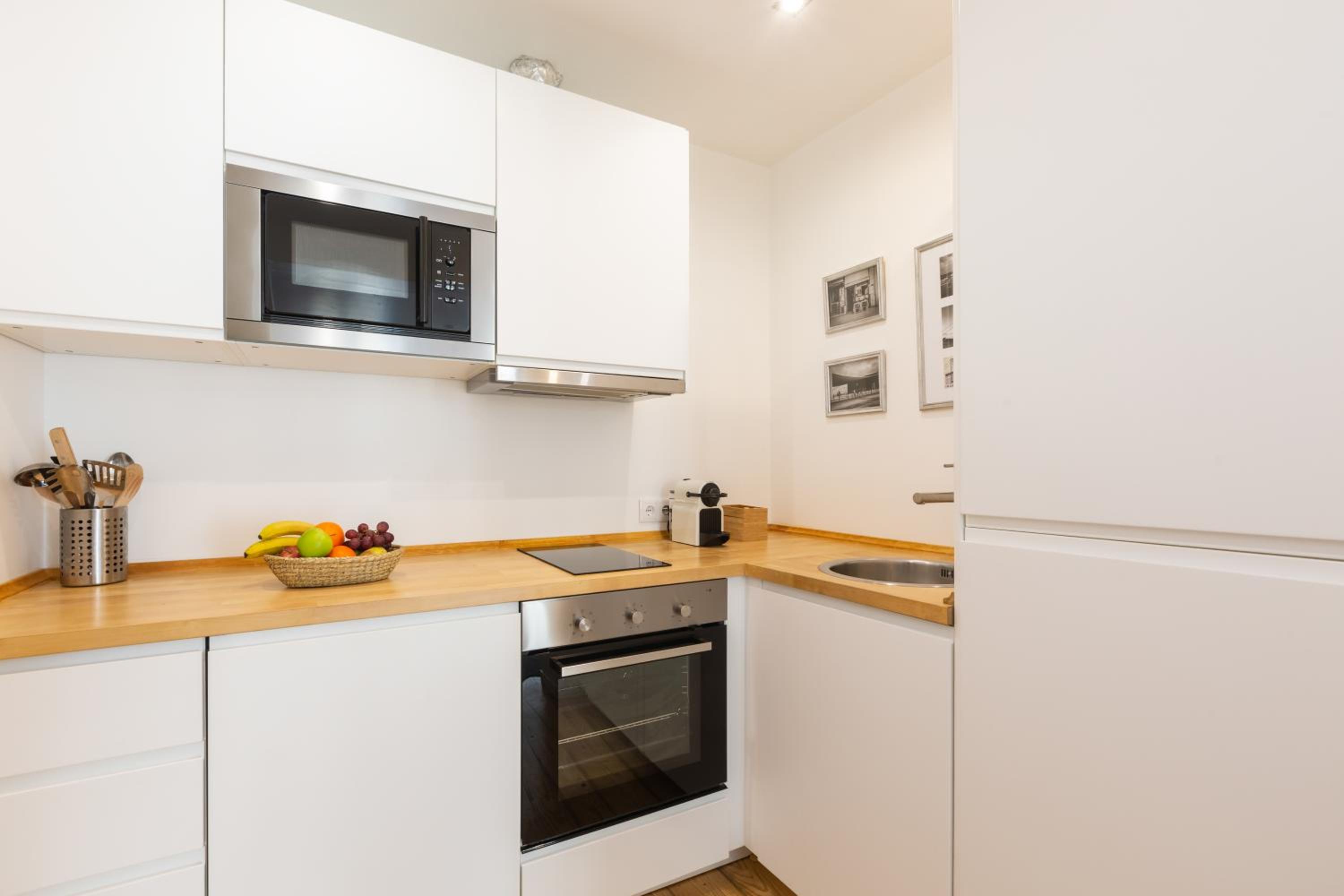 Studio with Kitchen and Sofa Bed photo 3
