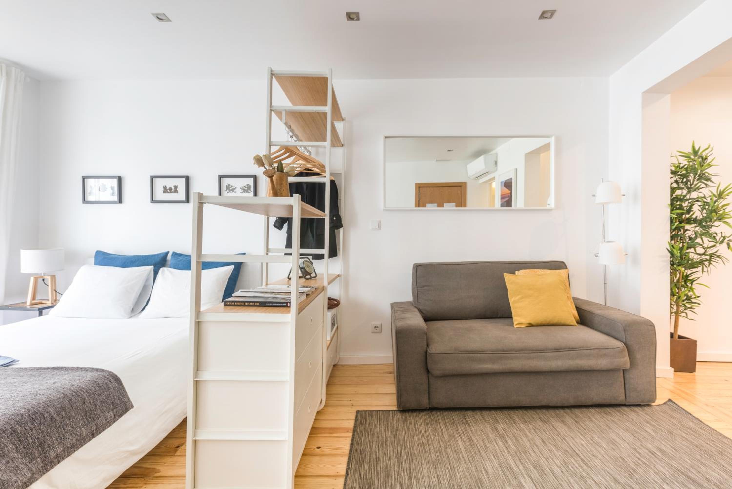 Studio with Kitchen and Sofa Bed photo 2