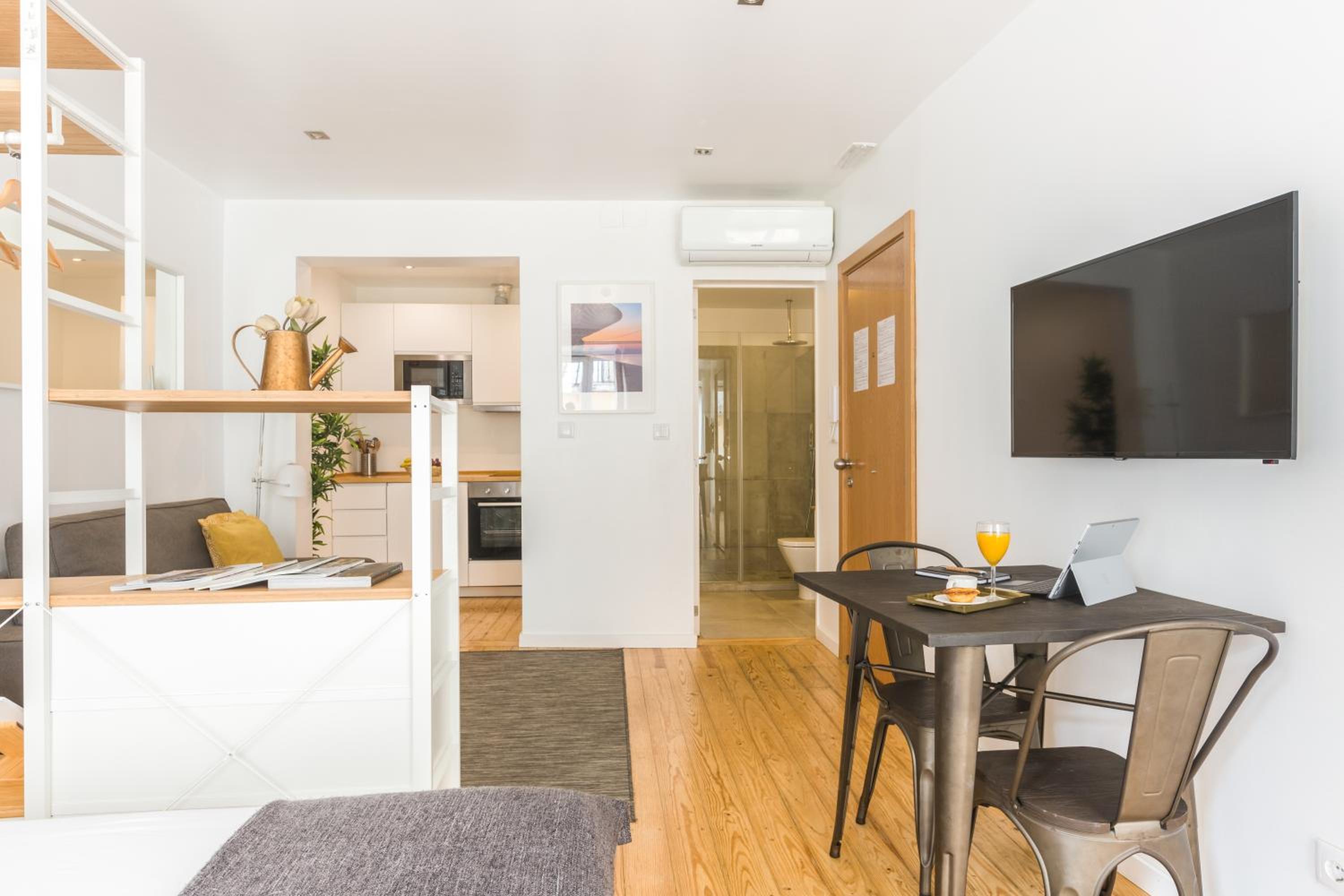 Studio with Kitchen and Sofa Bed photo 3