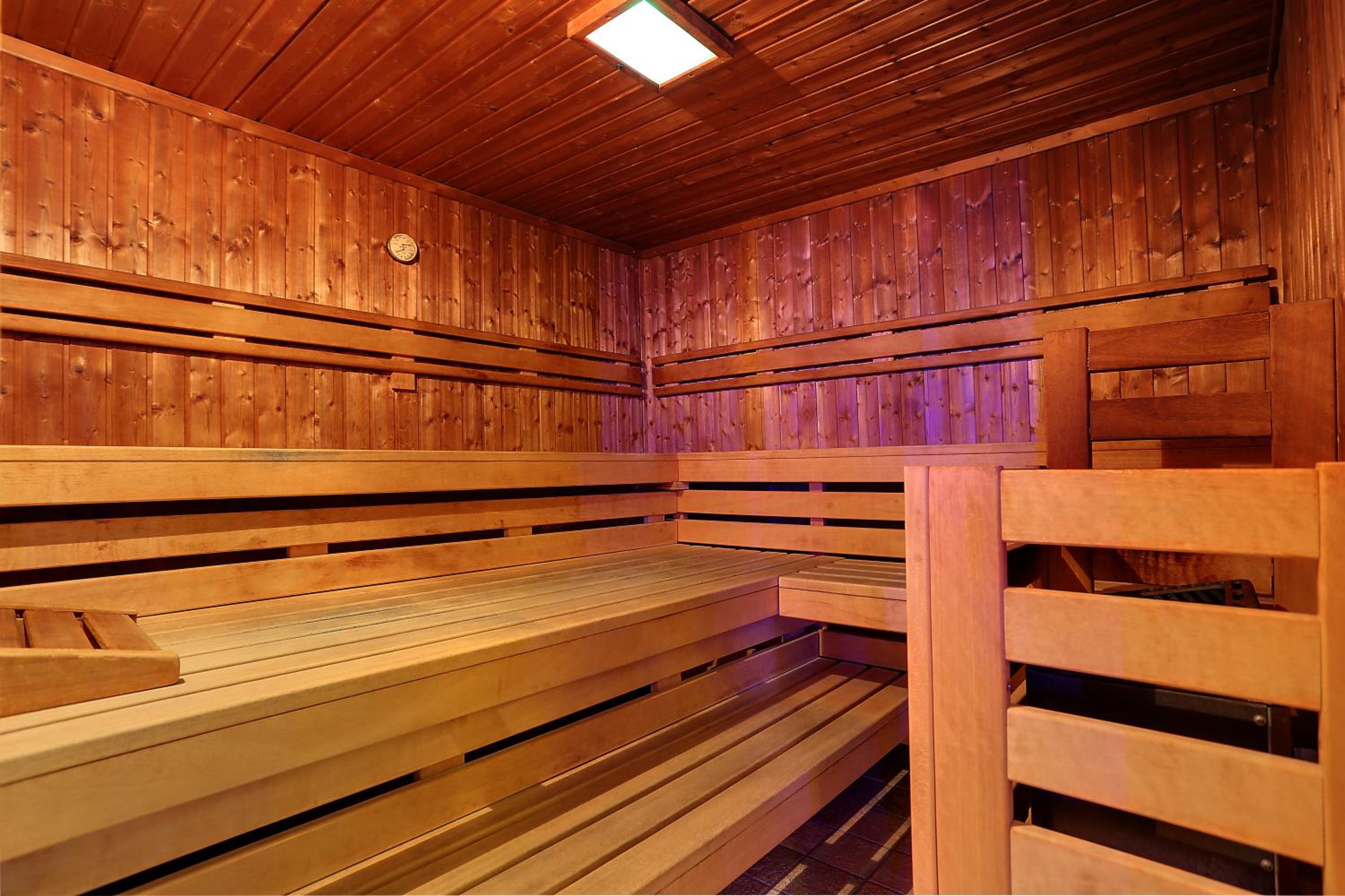 Double or Twin Room with Spa Access - Photo 6
