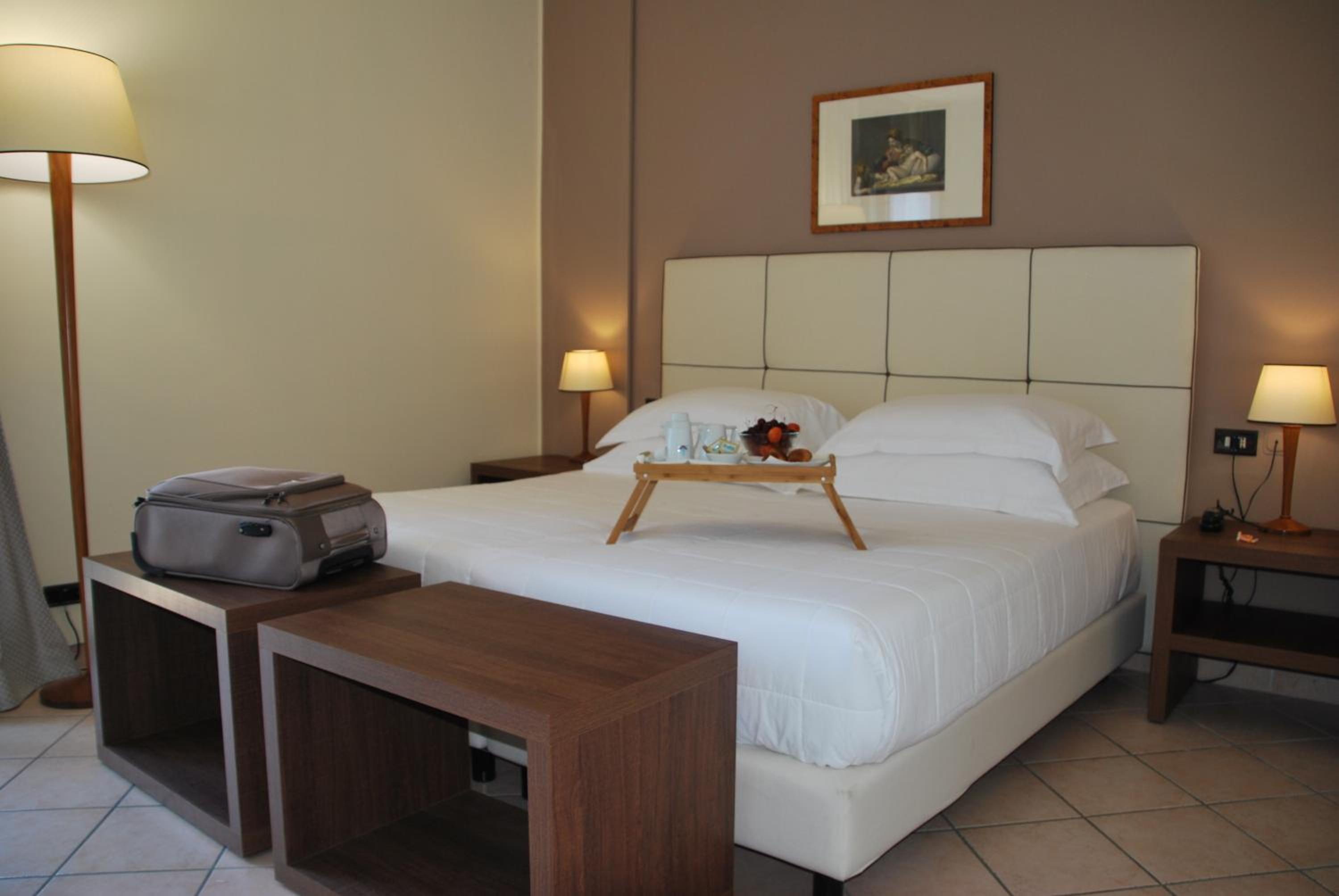 Double or Twin Room - Photo 3