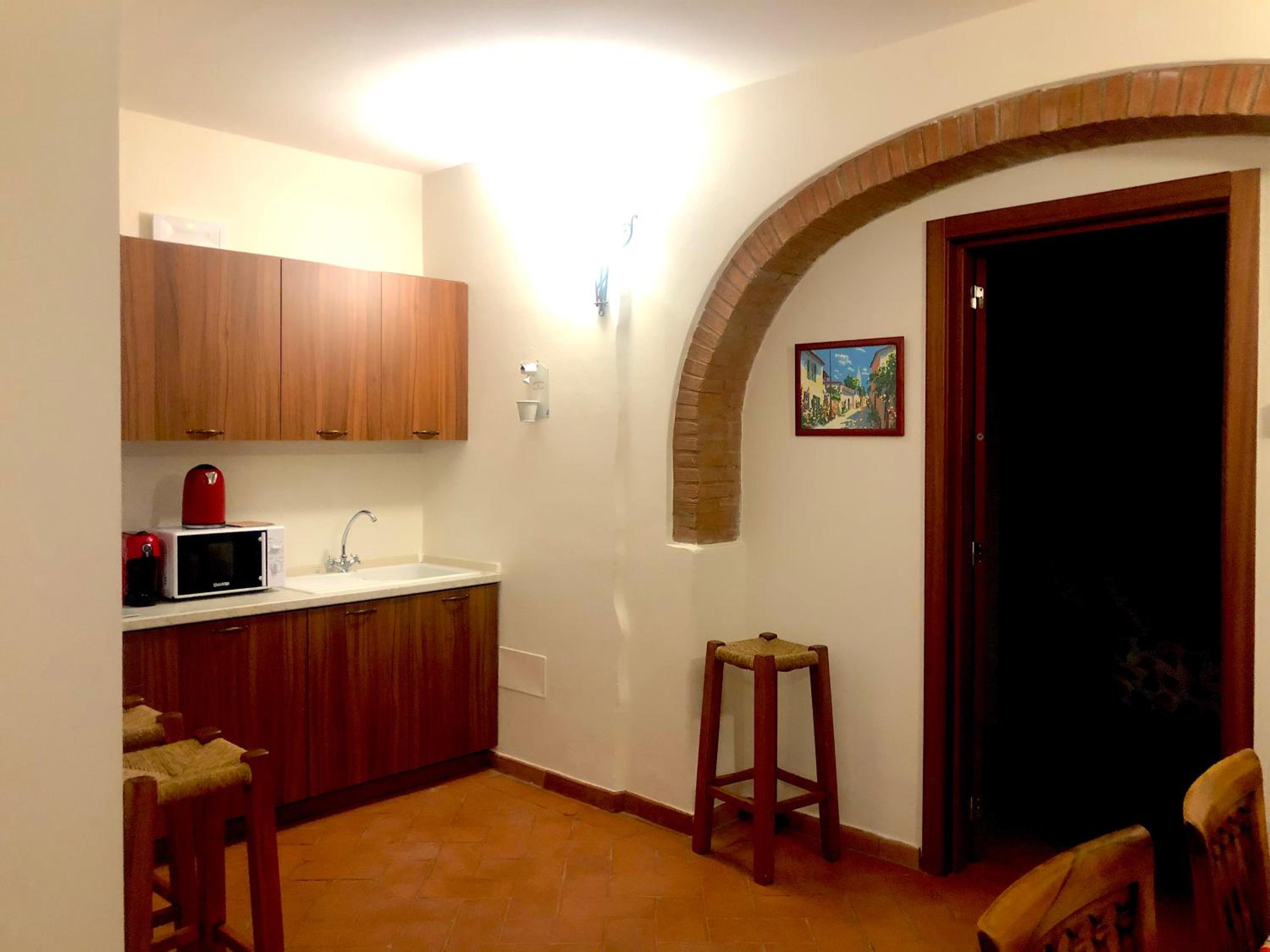 One-Bedroom Apartment - Photo 2