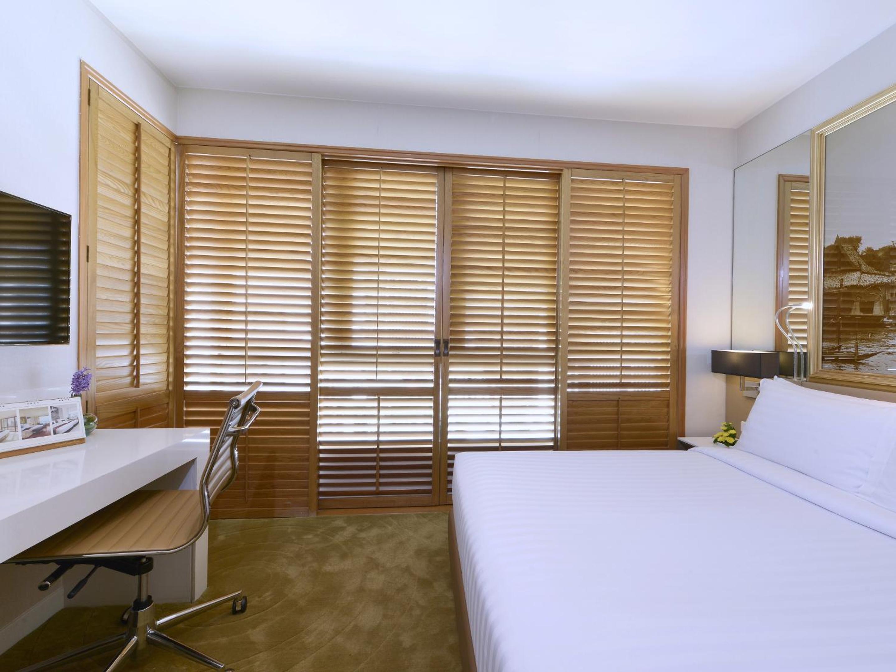 Two-Bedroom with 2 Extra beds in Living room