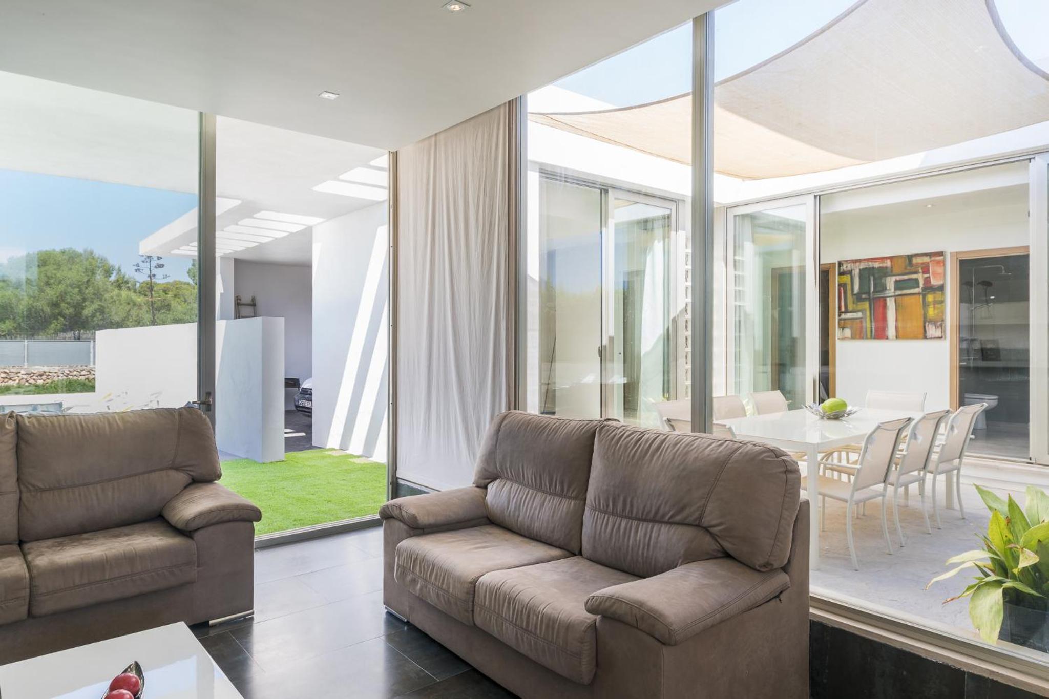 Villa photo 3