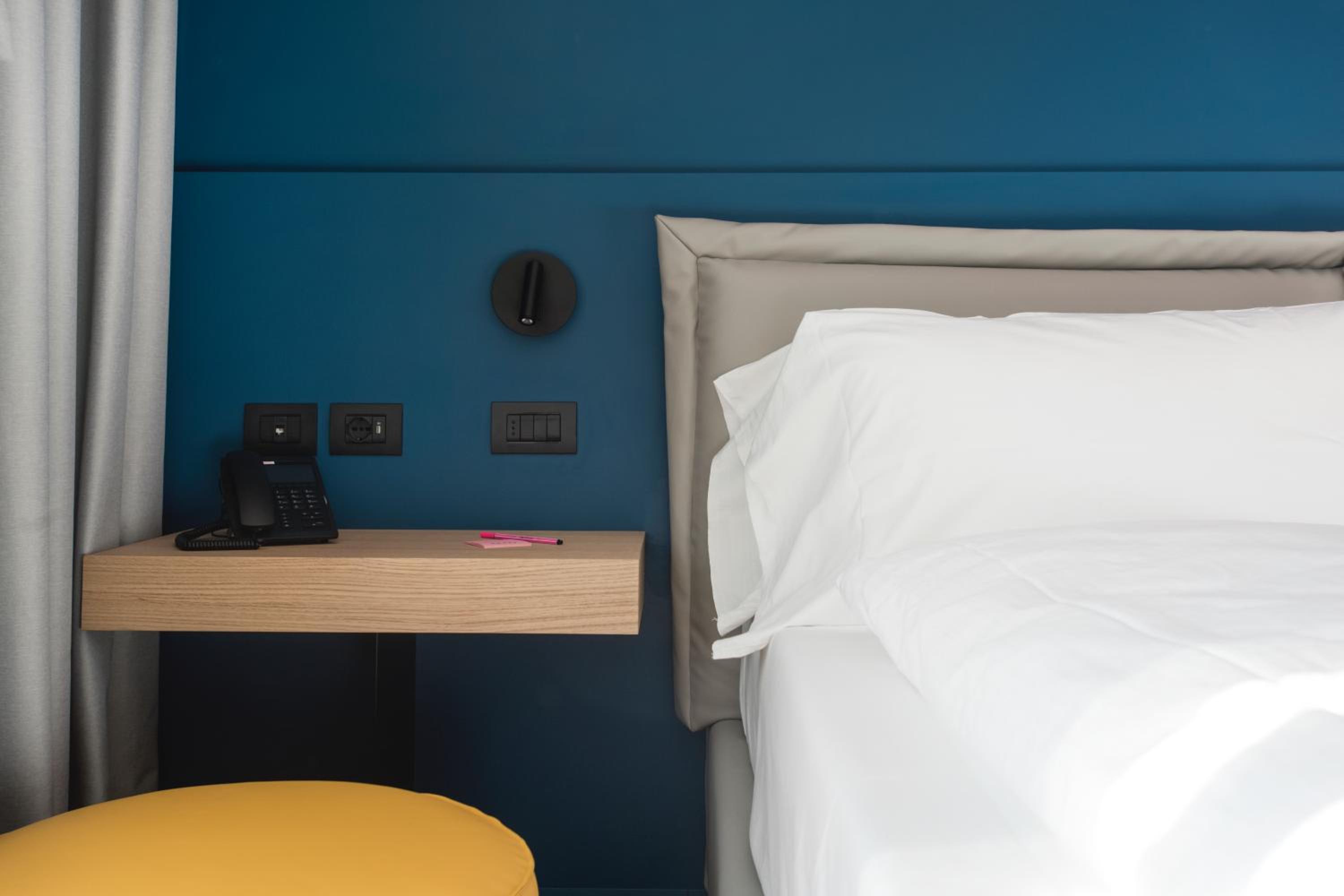 Double Room with Balcony - Photo 6